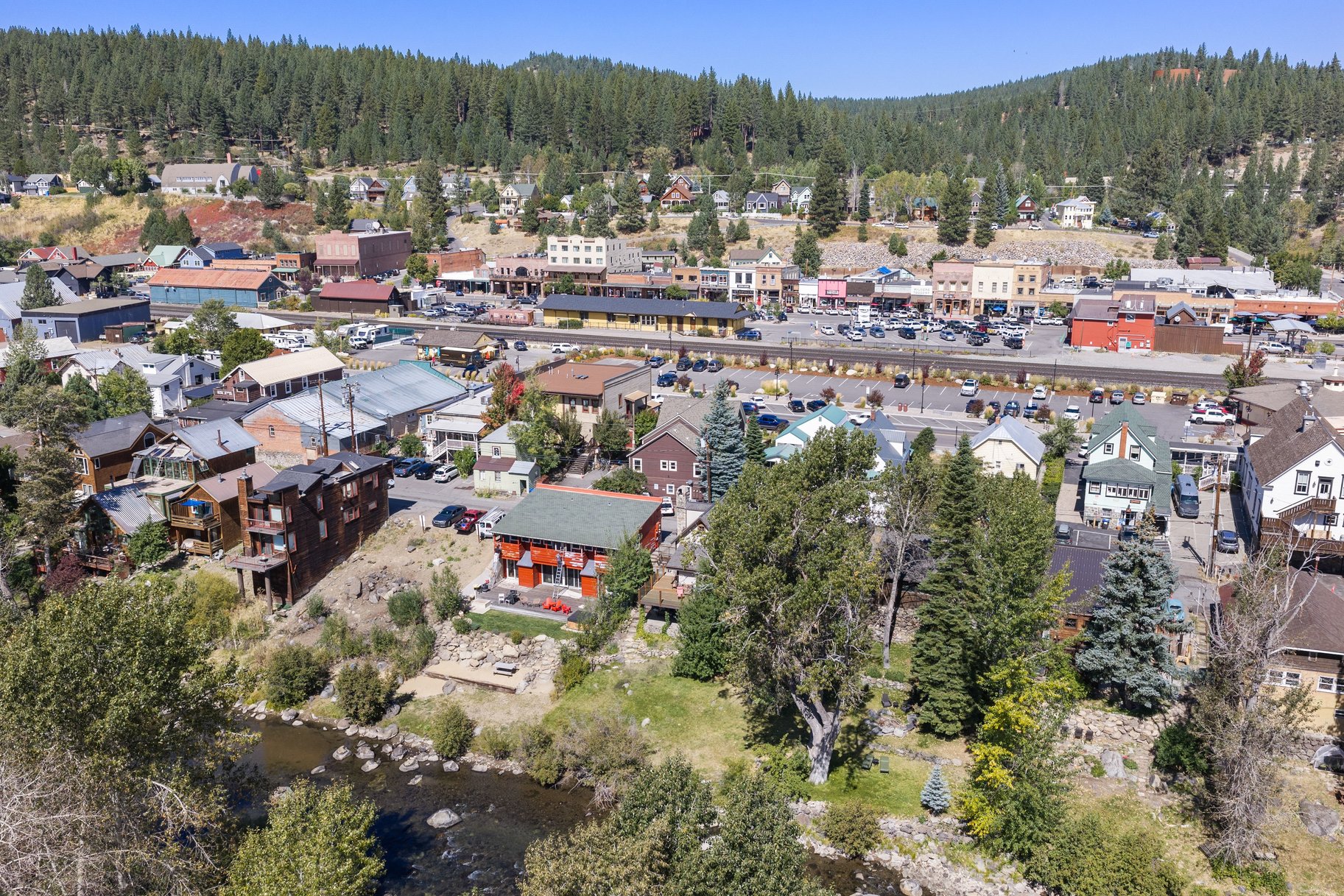  A Storied Piece of Truckee History with Remarkable Possibilities - 物件實景