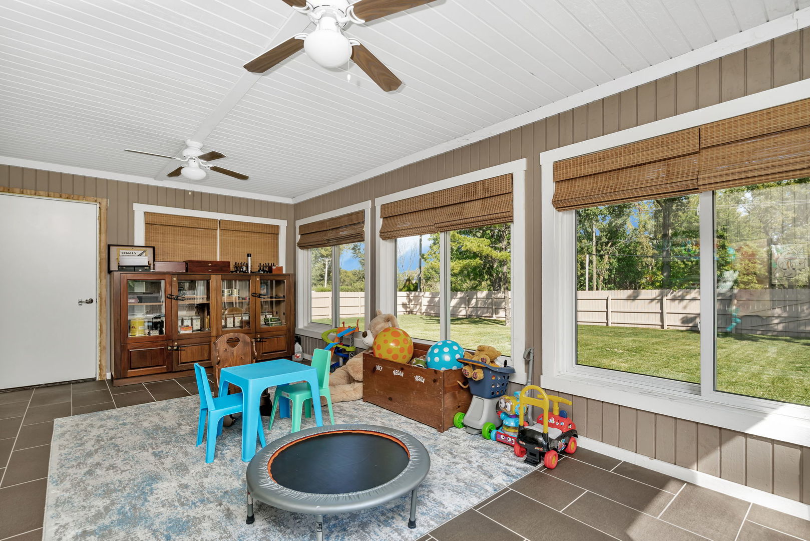 Joliet, Illinois, 60431, United States, 3 Bedrooms Bedrooms, ,3 BathroomsBathrooms,Residential,For Sale,1989625