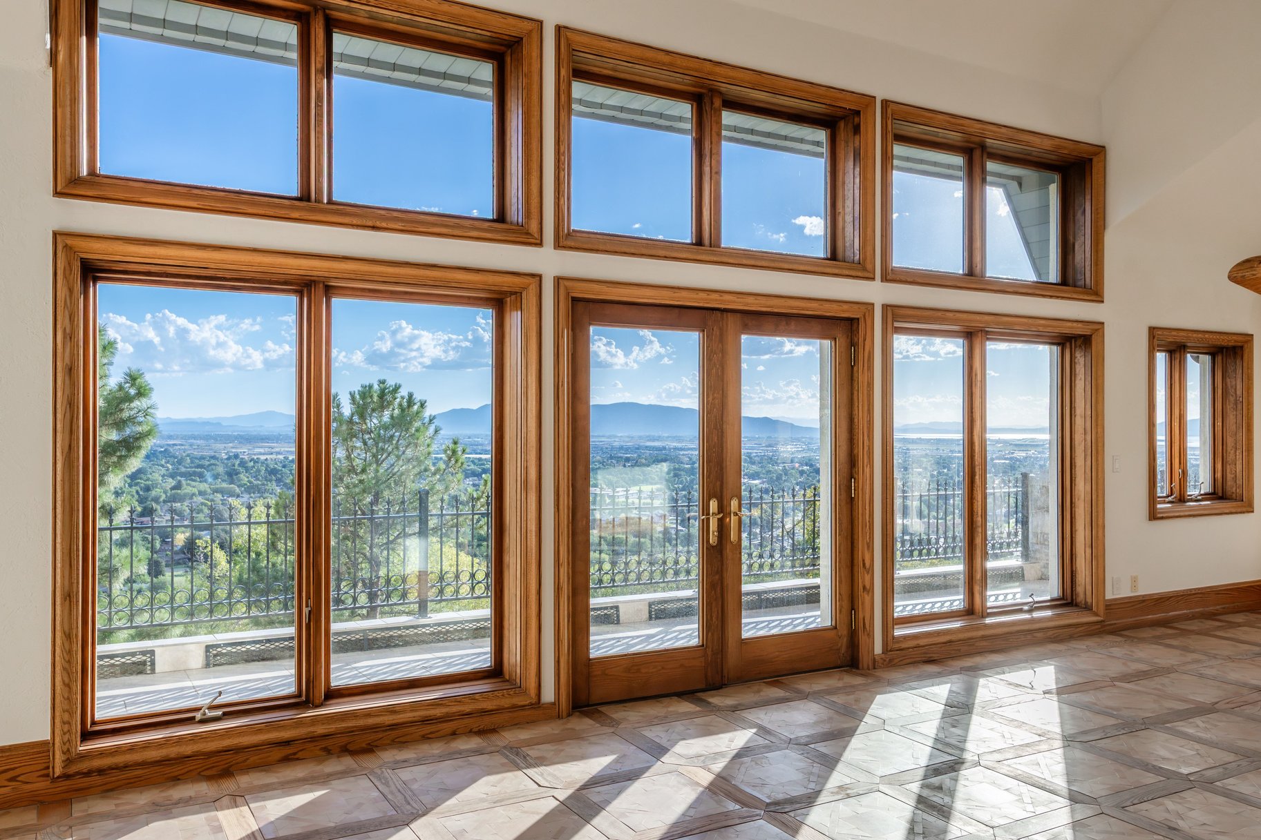  European Estate with Huge Views of the Valley - 物件實景