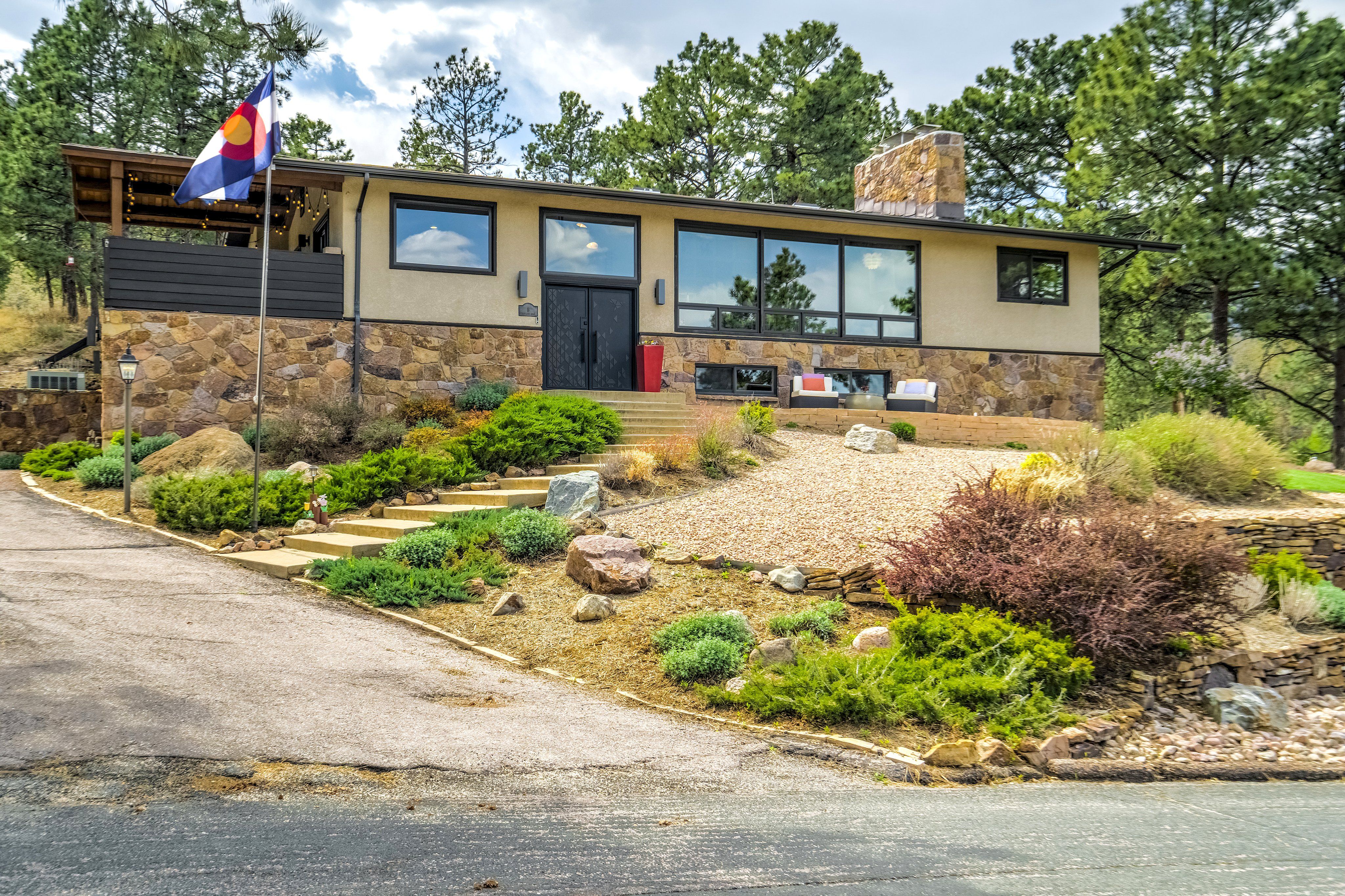  Don Price Mid-Century in Broadmoor Heights: 8 Midland Road - 物件實景