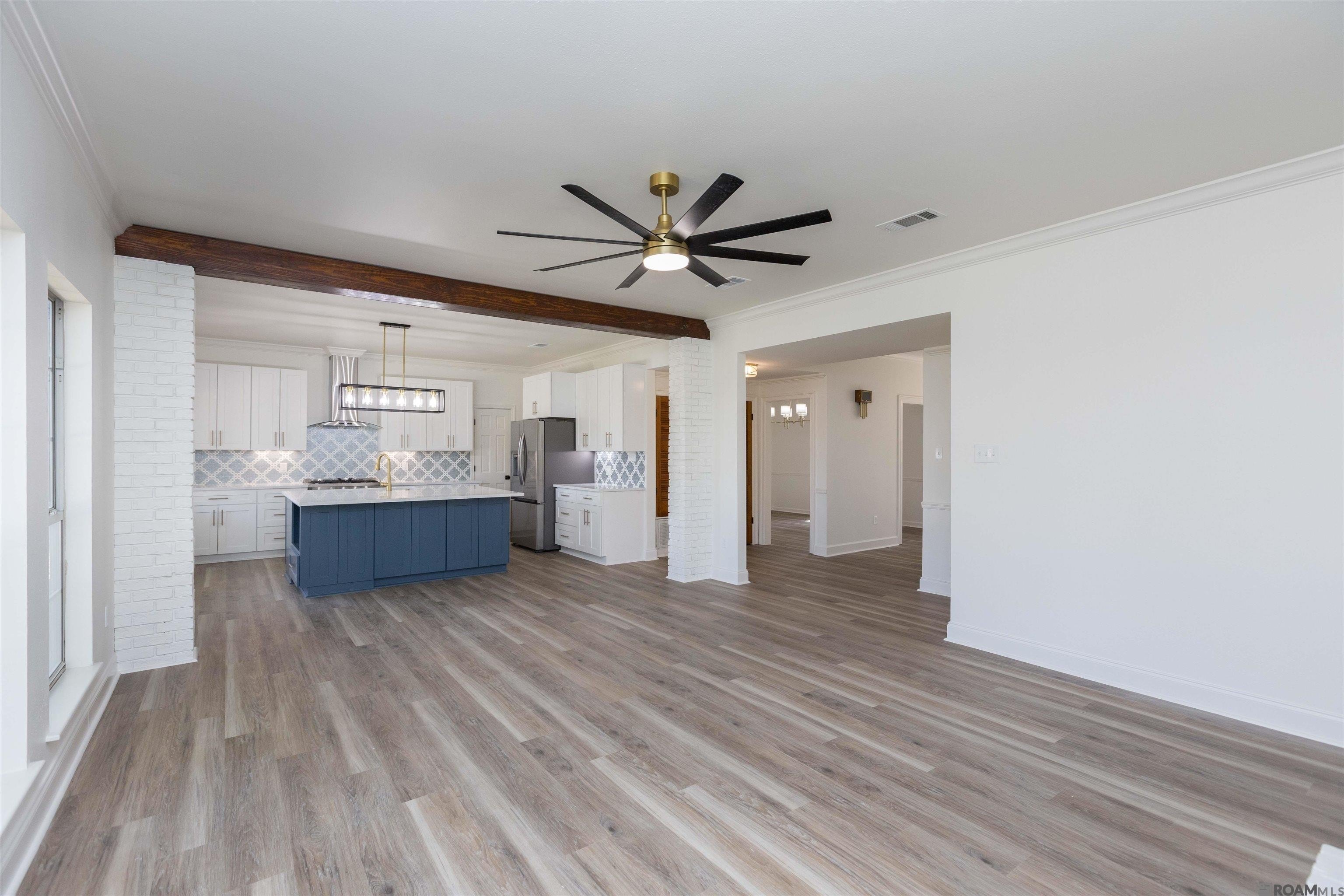 Baton Rouge, Louisiana, 70817, United States, 5 Bedrooms Bedrooms, ,4 BathroomsBathrooms,Residential,For Sale,1984389