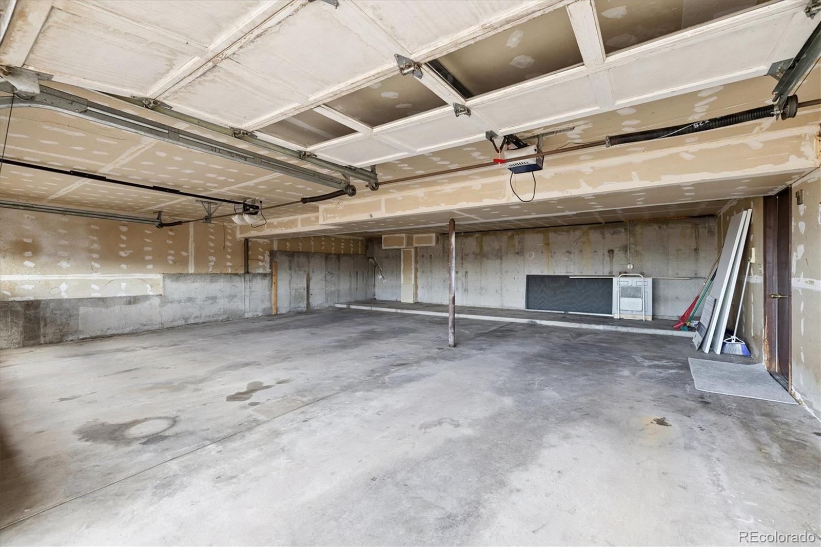 Sedalia, Colorado, 80135, United States, 4 Bedrooms Bedrooms, ,2 BathroomsBathrooms,Residential,For Sale,1998978