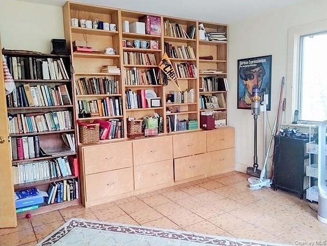 New Paltz, New York, 12561, United States, 3 Bedrooms Bedrooms, ,3 BathroomsBathrooms,Residential,For Sale,1975428