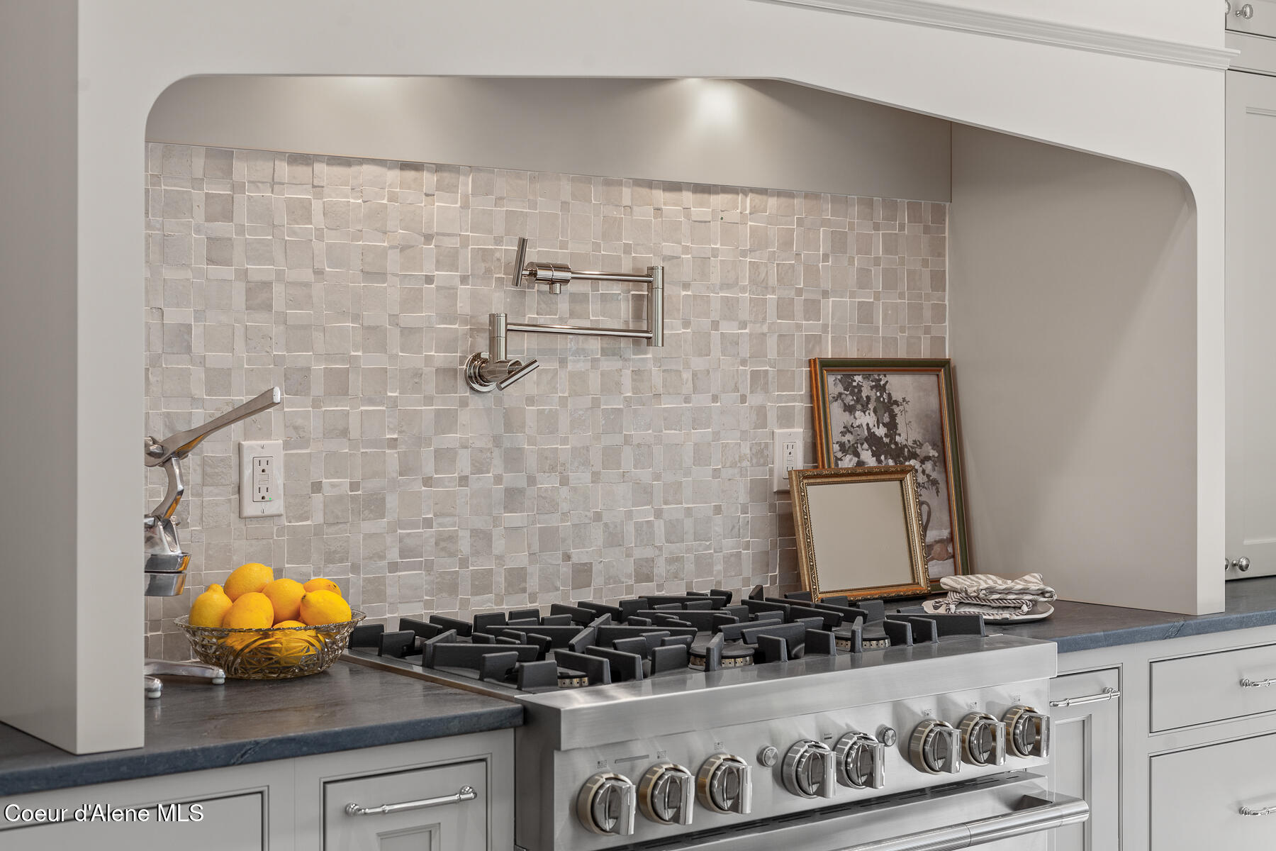 Coeur d'Alene, Idaho, 83814, United States, 4 Bedrooms Bedrooms, ,3 BathroomsBathrooms,Residential,For Sale,1977806