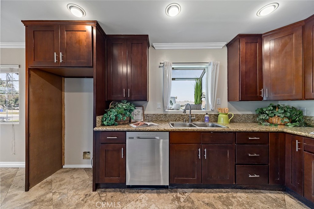 Rialto, California, 92377, United States, 4 Bedrooms Bedrooms, ,2 BathroomsBathrooms,Residential,For Sale,1899973