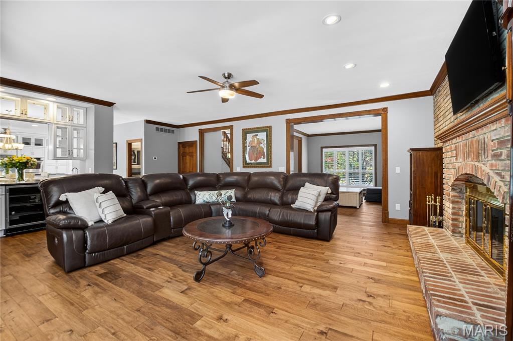 St Charles, Missouri, 63301, United States, 4 Bedrooms Bedrooms, ,4 BathroomsBathrooms,Residential,For Sale,1902113