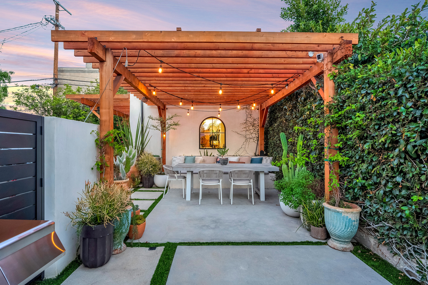  742 N June St - 物件實景