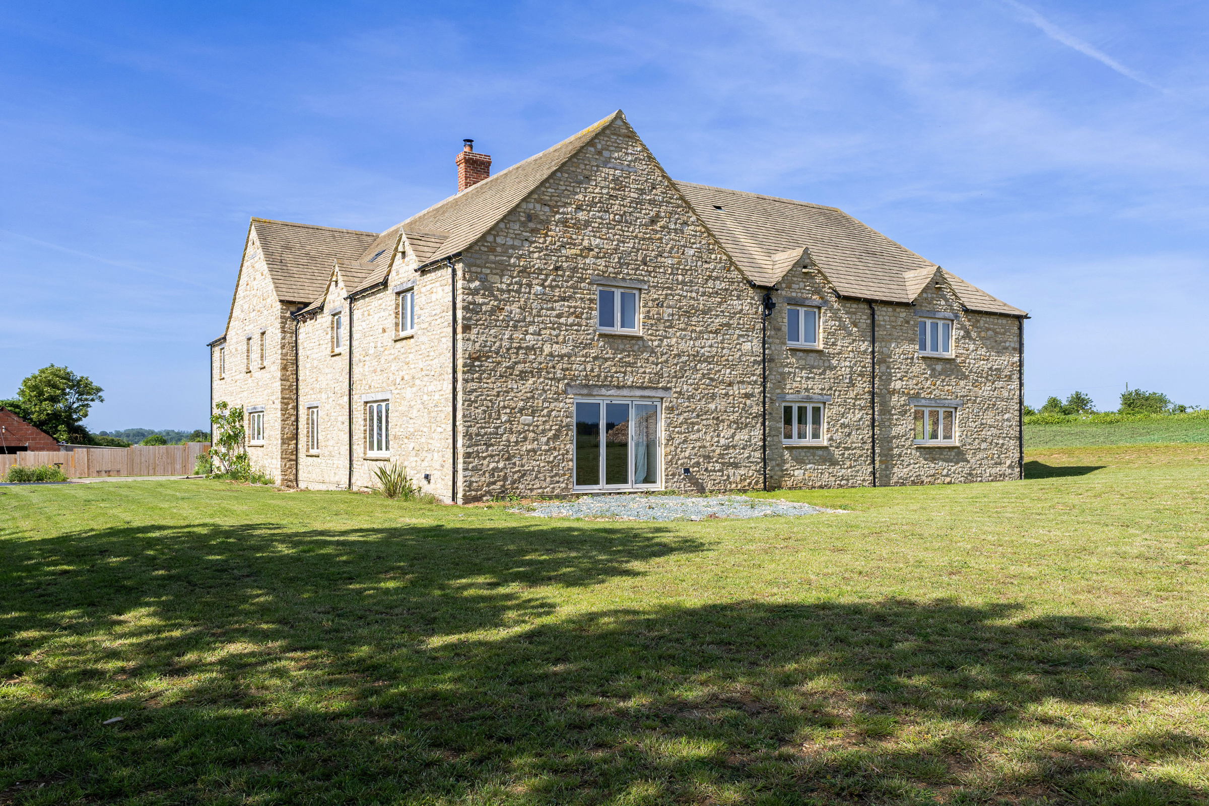  A substantial Oxfordshire farmhouse with over 9,200 sq ft of accommodation and 4 - 物件實景