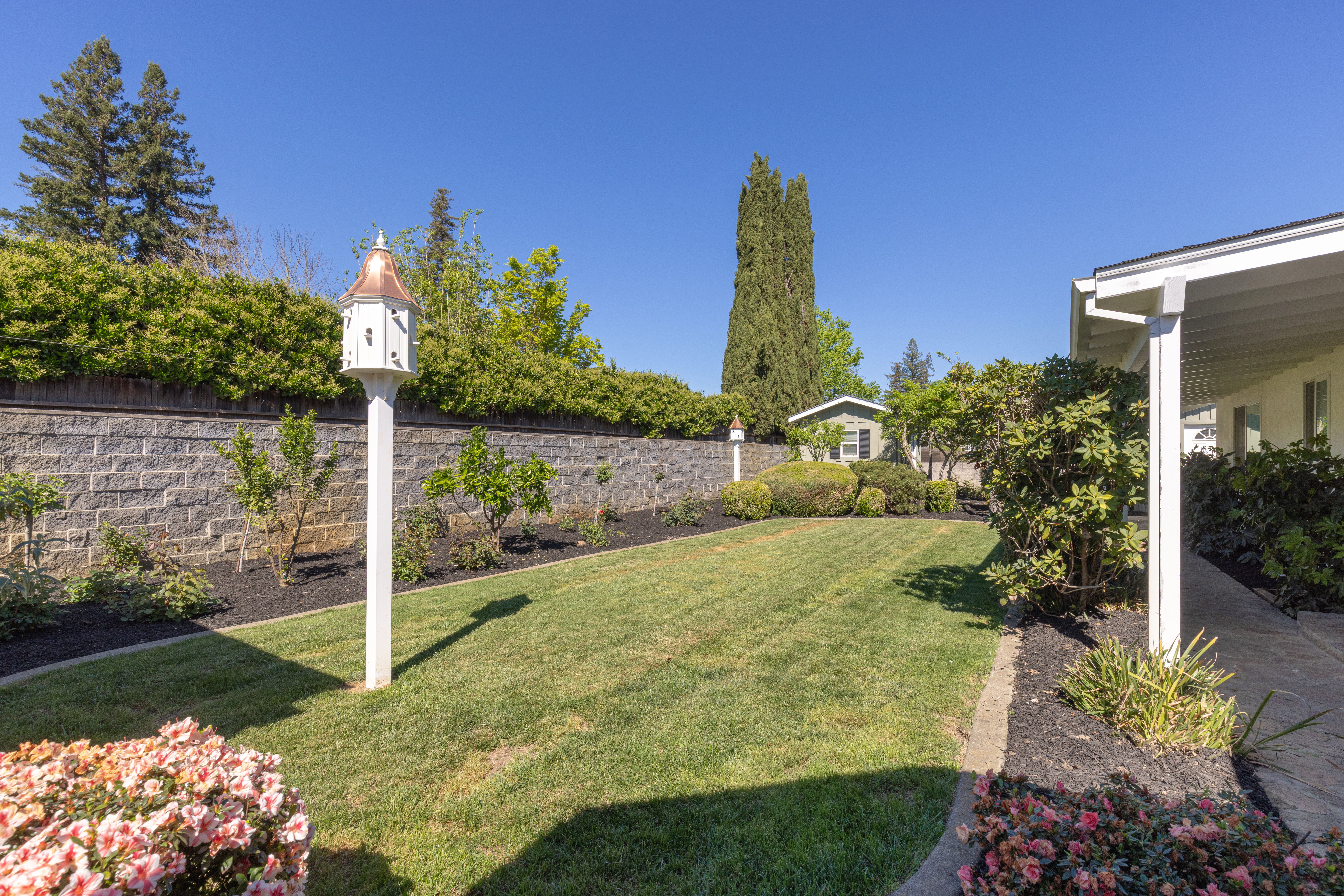  Coveted East Side Ranch Home in Monticello Park - 物件實景