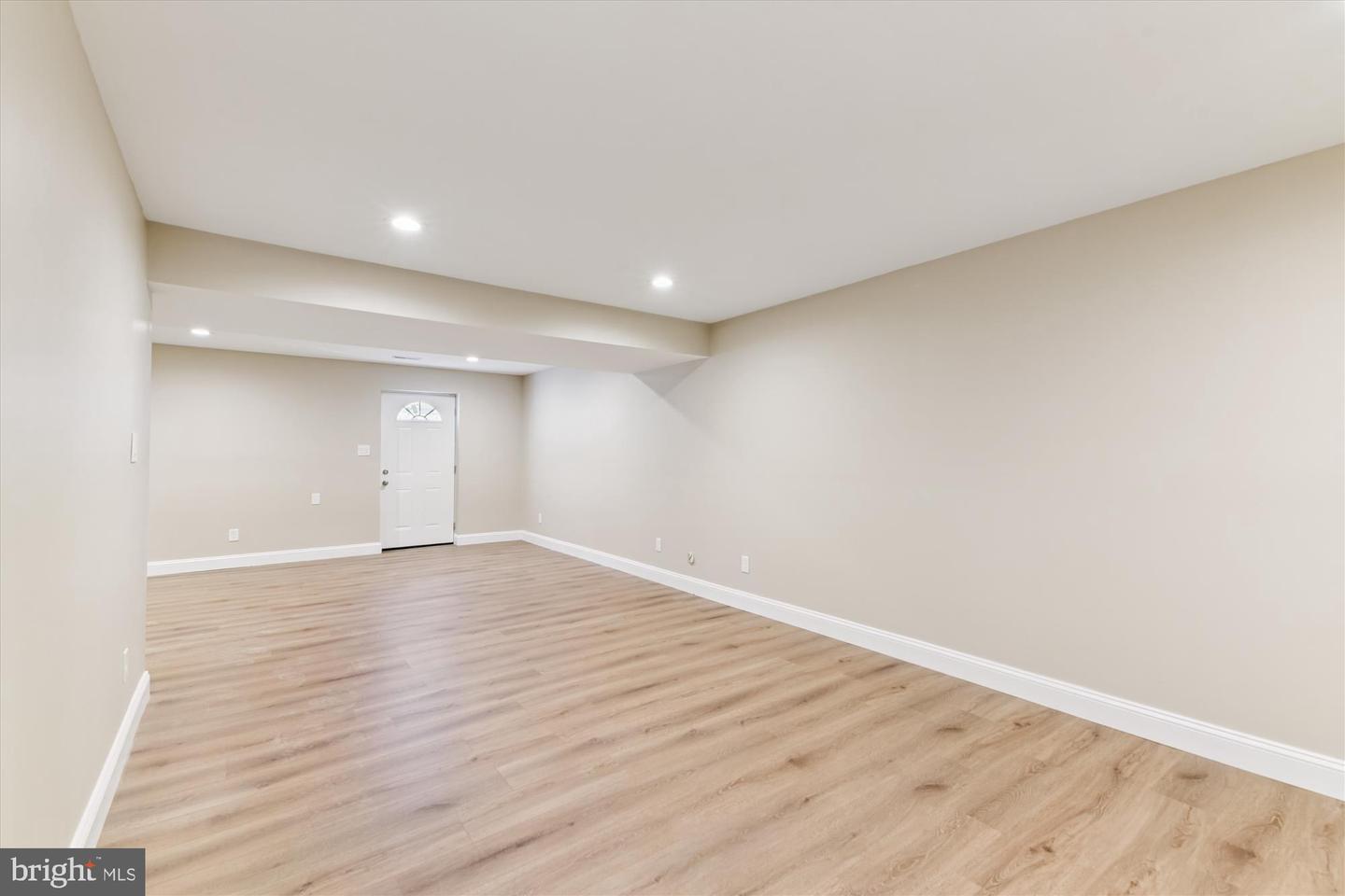 Aberdeen, Maryland, 21001, United States, 6 Bedrooms Bedrooms, ,4 BathroomsBathrooms,Residential,For Sale,1989015