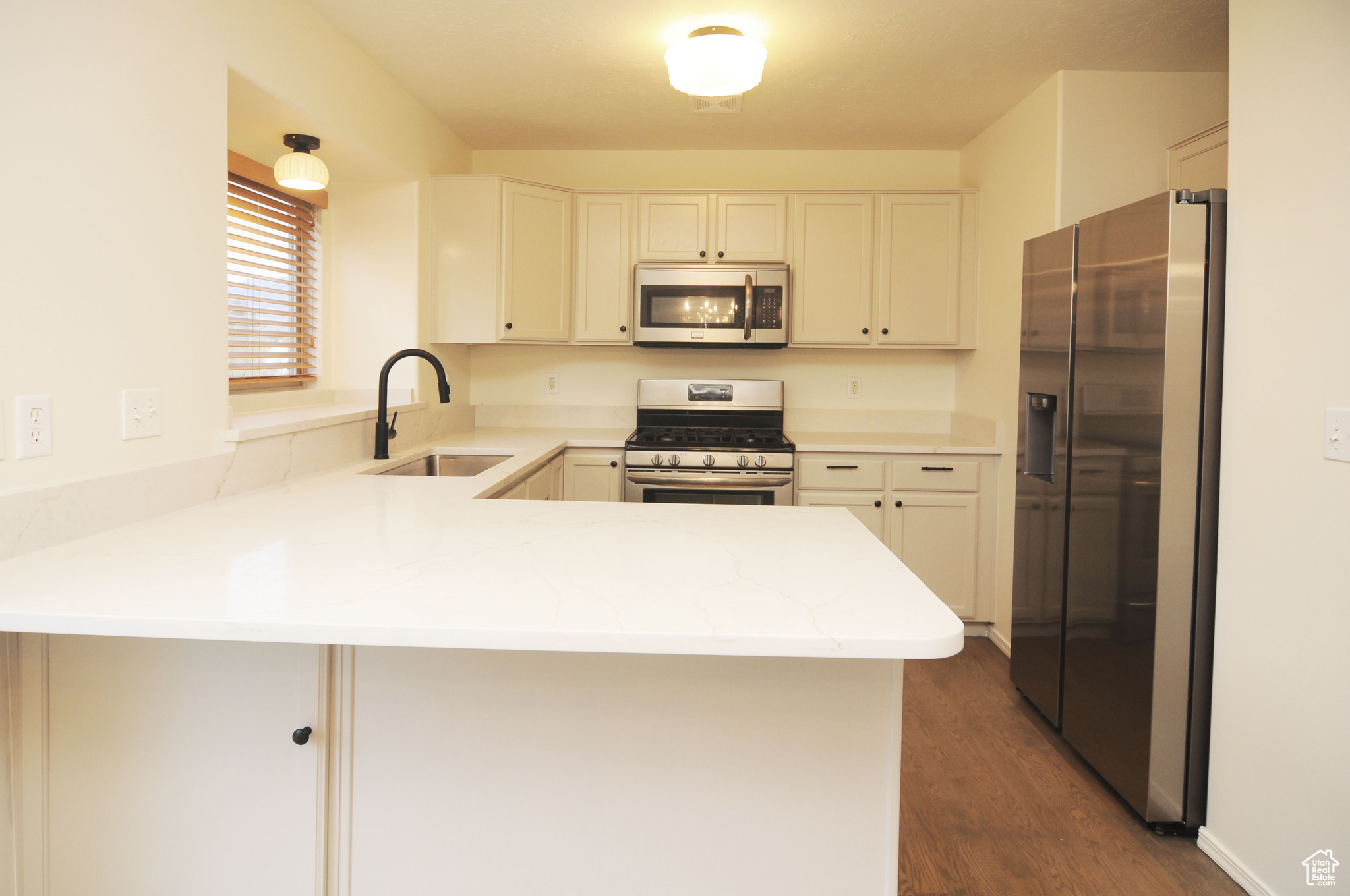 Clinton, Utah, 84015, United States, 4 Bedrooms Bedrooms, ,3 BathroomsBathrooms,Residential,For Sale,1970370