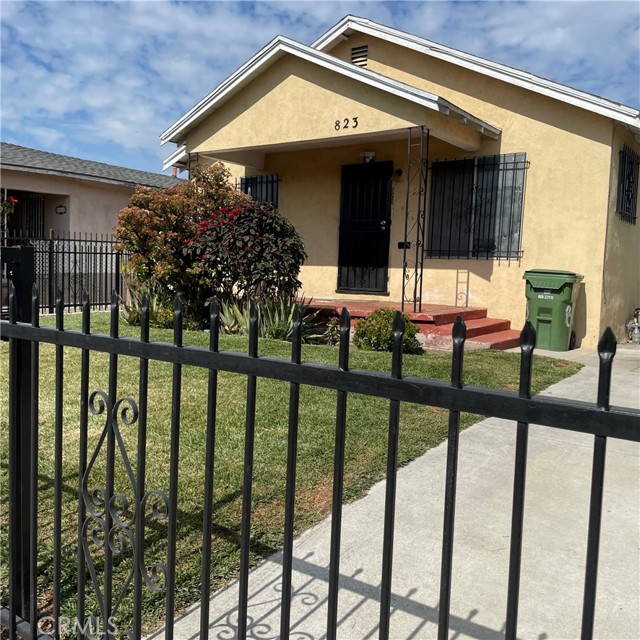 Los Angeles, California, 90044, United States, 2 Bedrooms Bedrooms, ,2 BathroomsBathrooms,Residential,For Sale,1935835