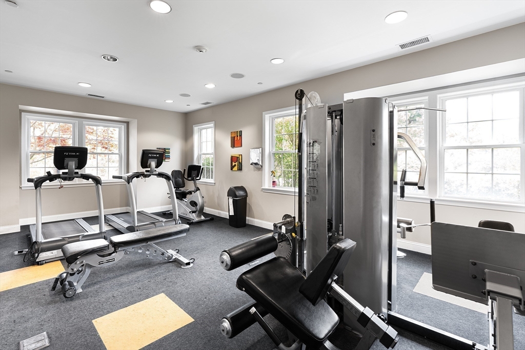 Braintree, Massachusetts, 02184, United States, 2 Bedrooms Bedrooms, ,2 BathroomsBathrooms,Residential,For Sale,1981592