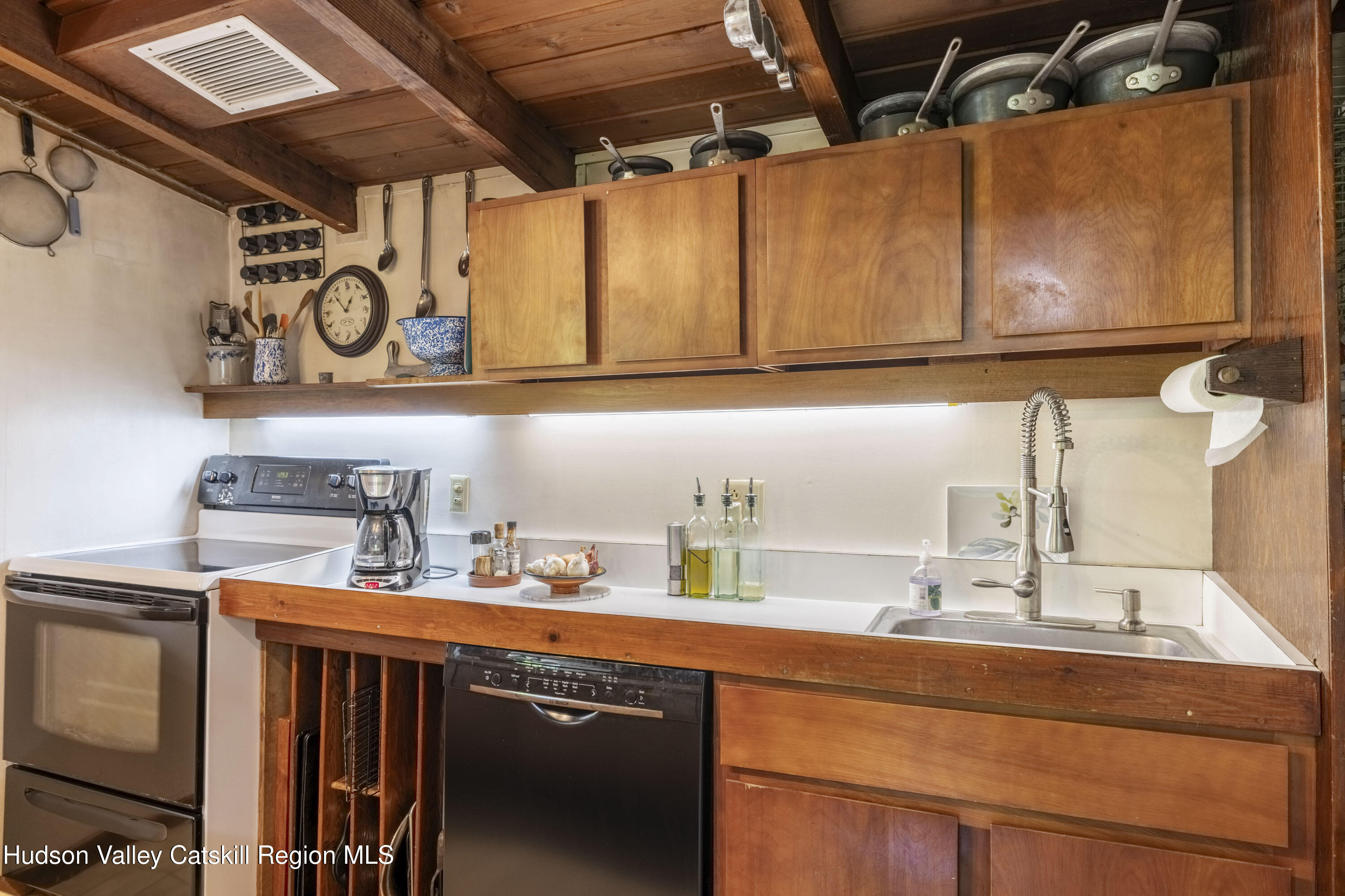 Saugerties, New York, 12477, United States, 2 Bedrooms Bedrooms, ,2 BathroomsBathrooms,Residential,For Sale,1827132