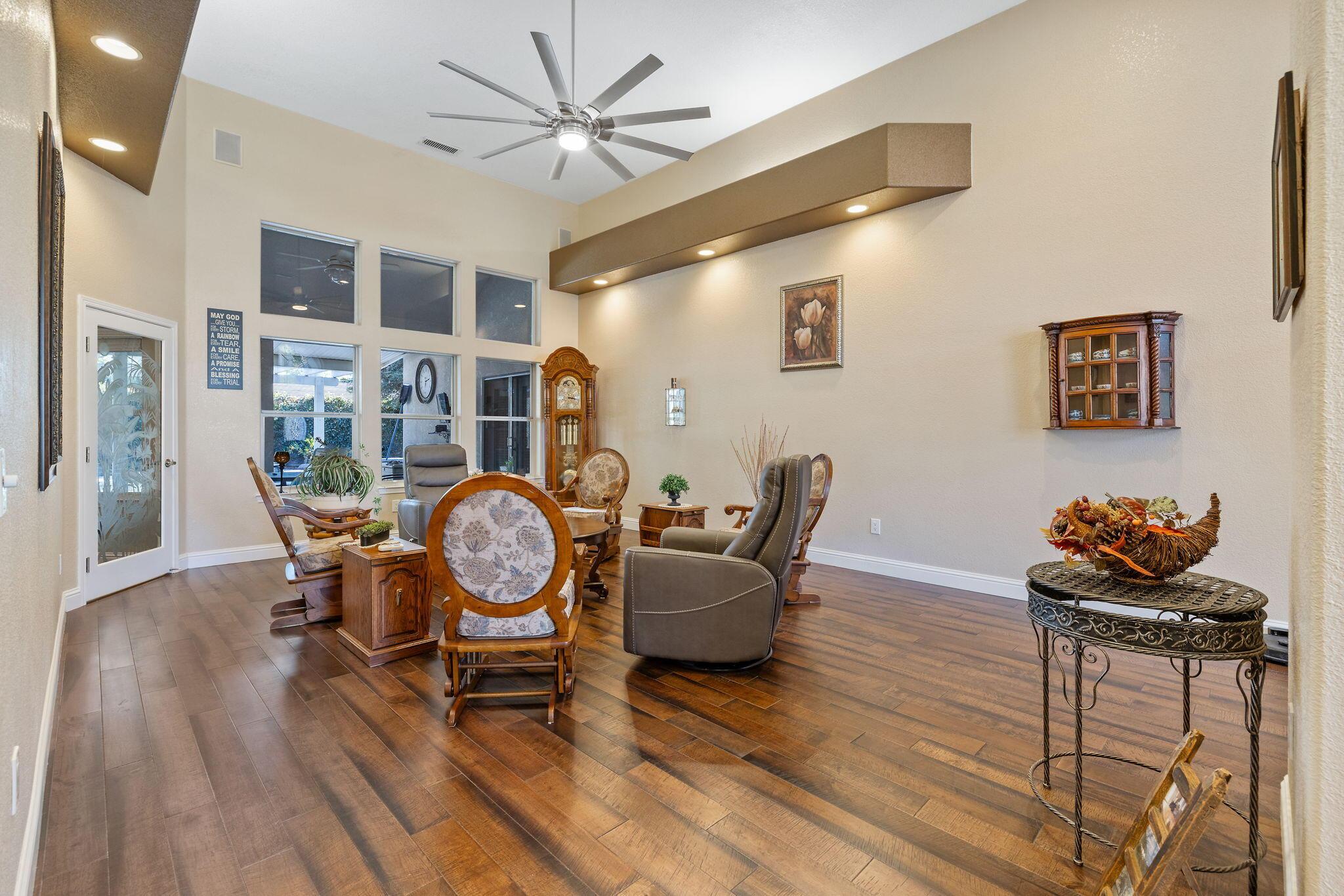 Visalia, California, 93292, United States, 4 Bedrooms Bedrooms, ,3 BathroomsBathrooms,Residential,For Sale,1977045