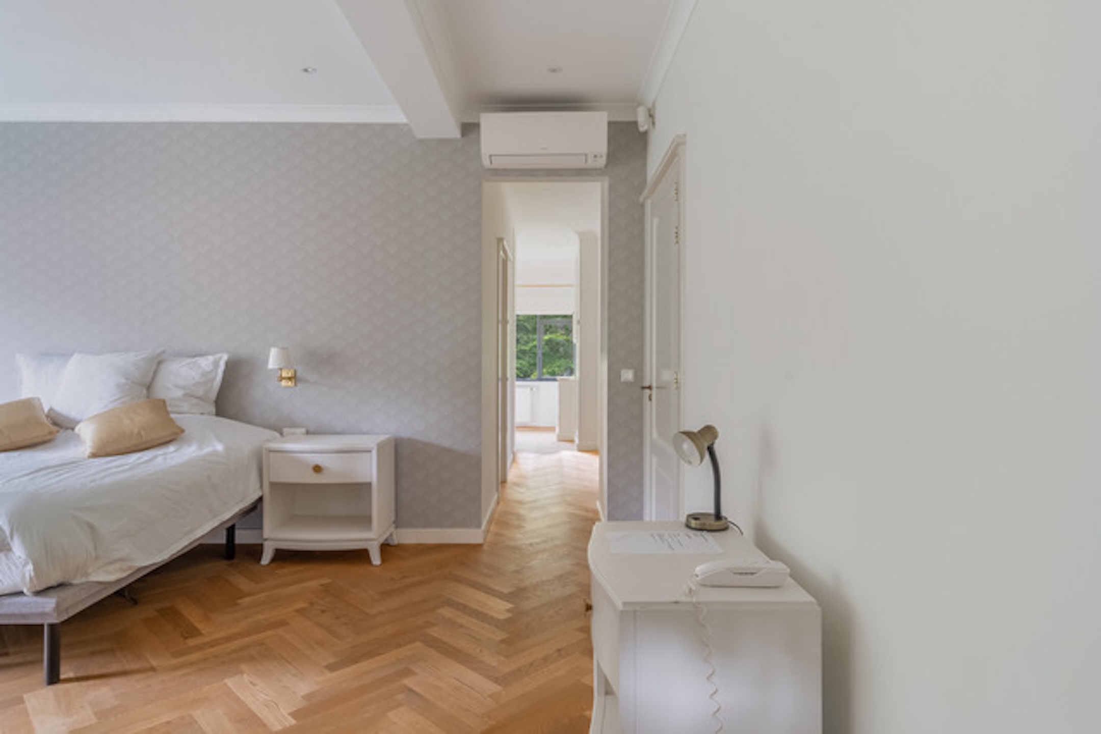  Spacious, turn-key family villa with swimming pool and guest accommodation - 物件實景
