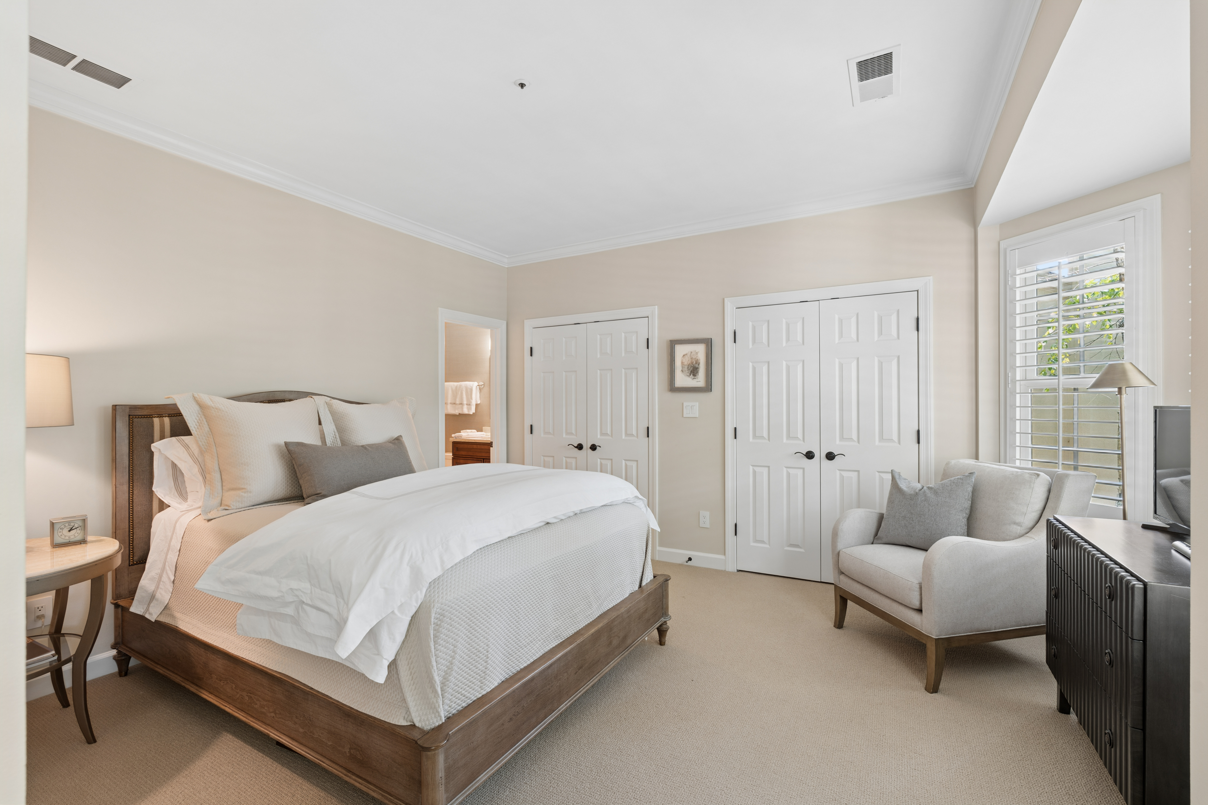  Carefully Curated End Unit Townhome in the Heart of Brookhaven - 物件實景