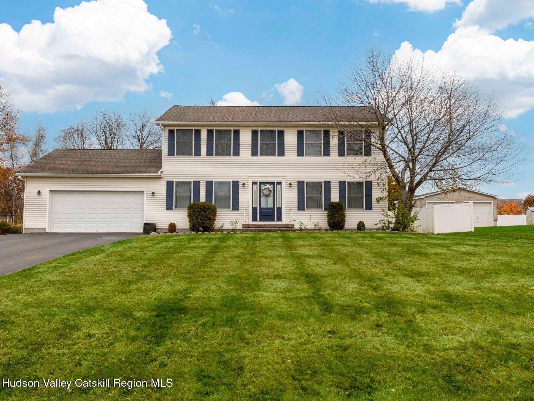 Saugerties, New York, 12477, United States, 4 Bedrooms Bedrooms, ,3 BathroomsBathrooms,Residential,For Sale,1994333