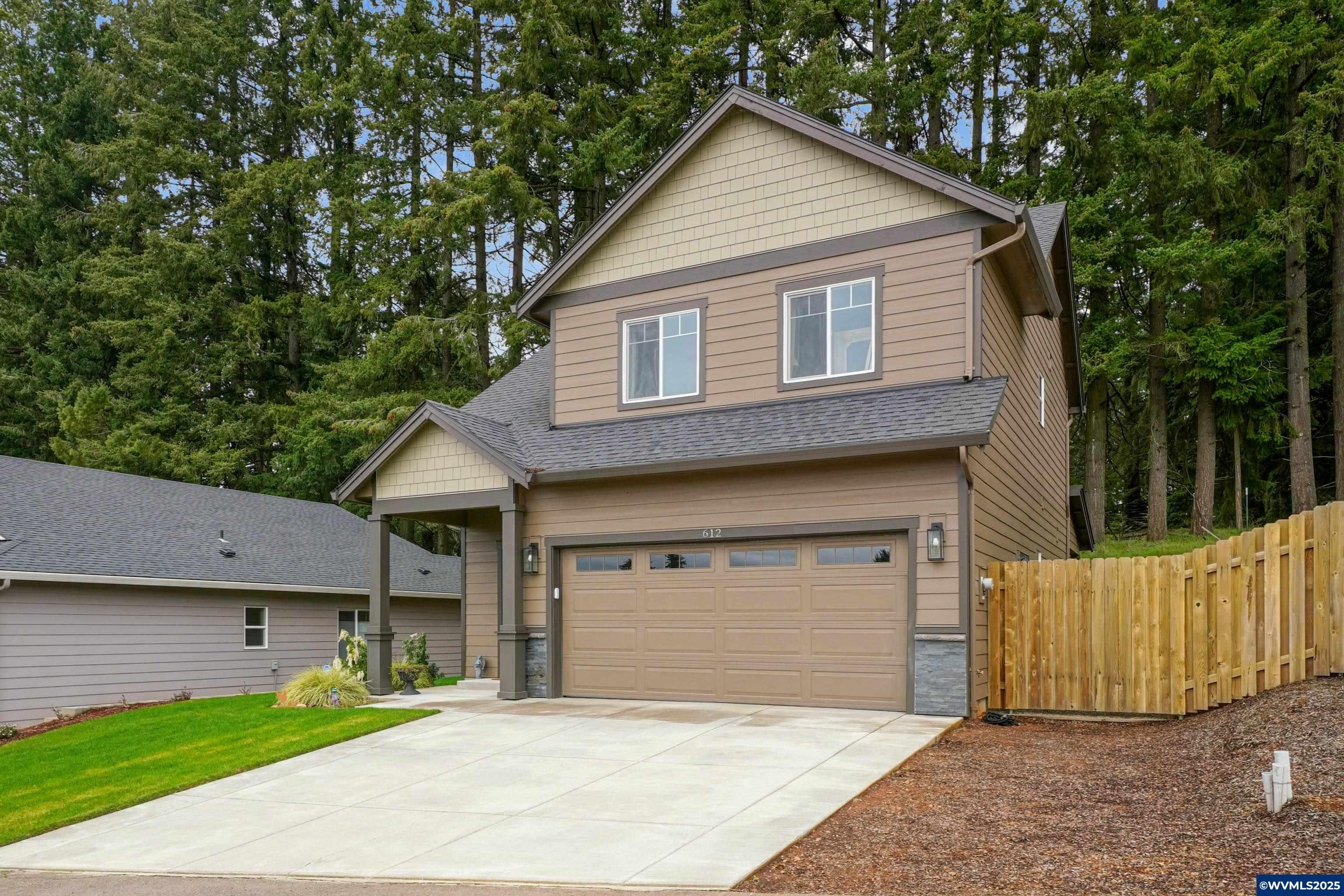 Salem, Oregon, 97306, United States, 3 Bedrooms Bedrooms, ,3 BathroomsBathrooms,Residential,For Sale,1891858