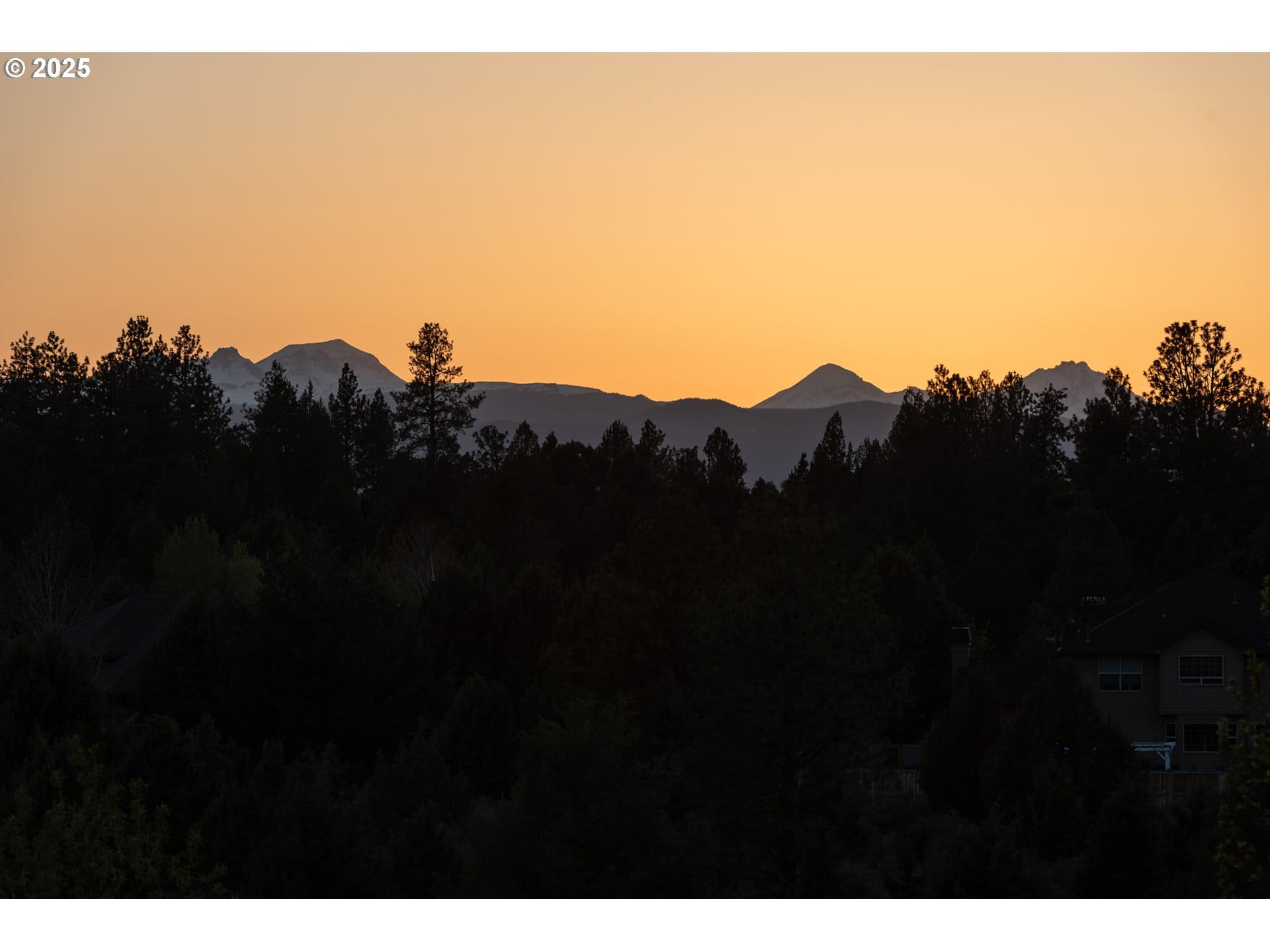  21060 KNOTT RD Bend, OR 97702 - 物件實景