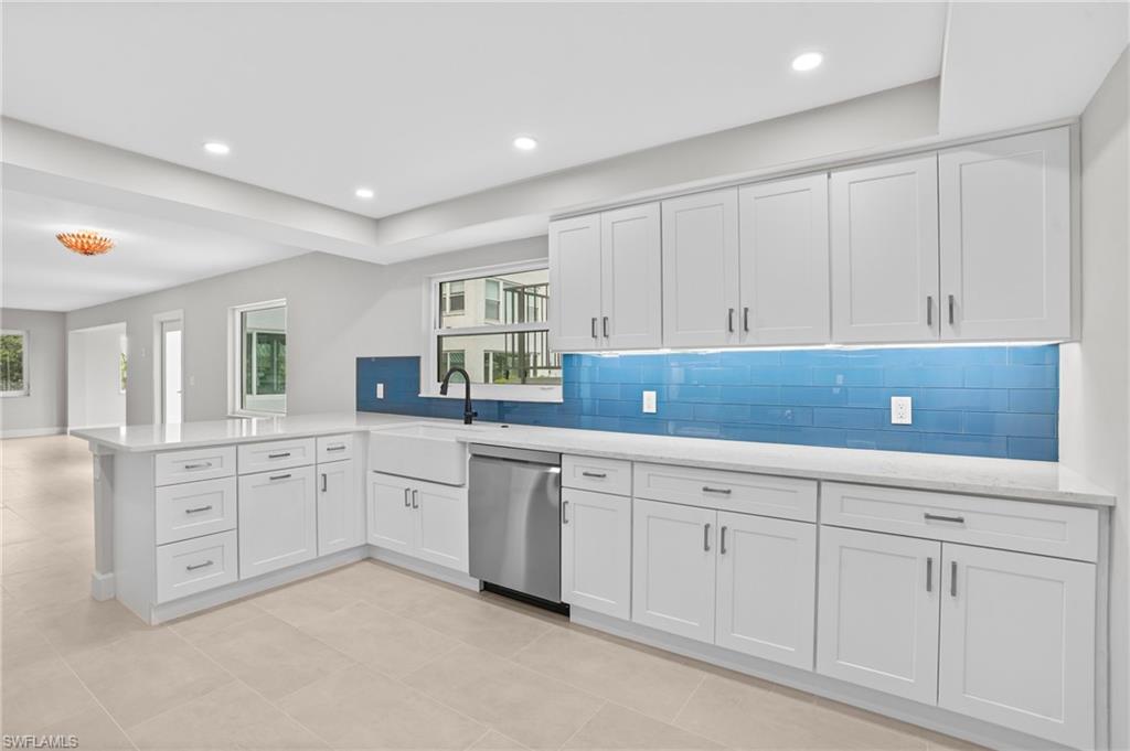 Naples, Florida, 34102, United States, 2 Bedrooms Bedrooms, ,2 BathroomsBathrooms,Residential,For Sale,1992081