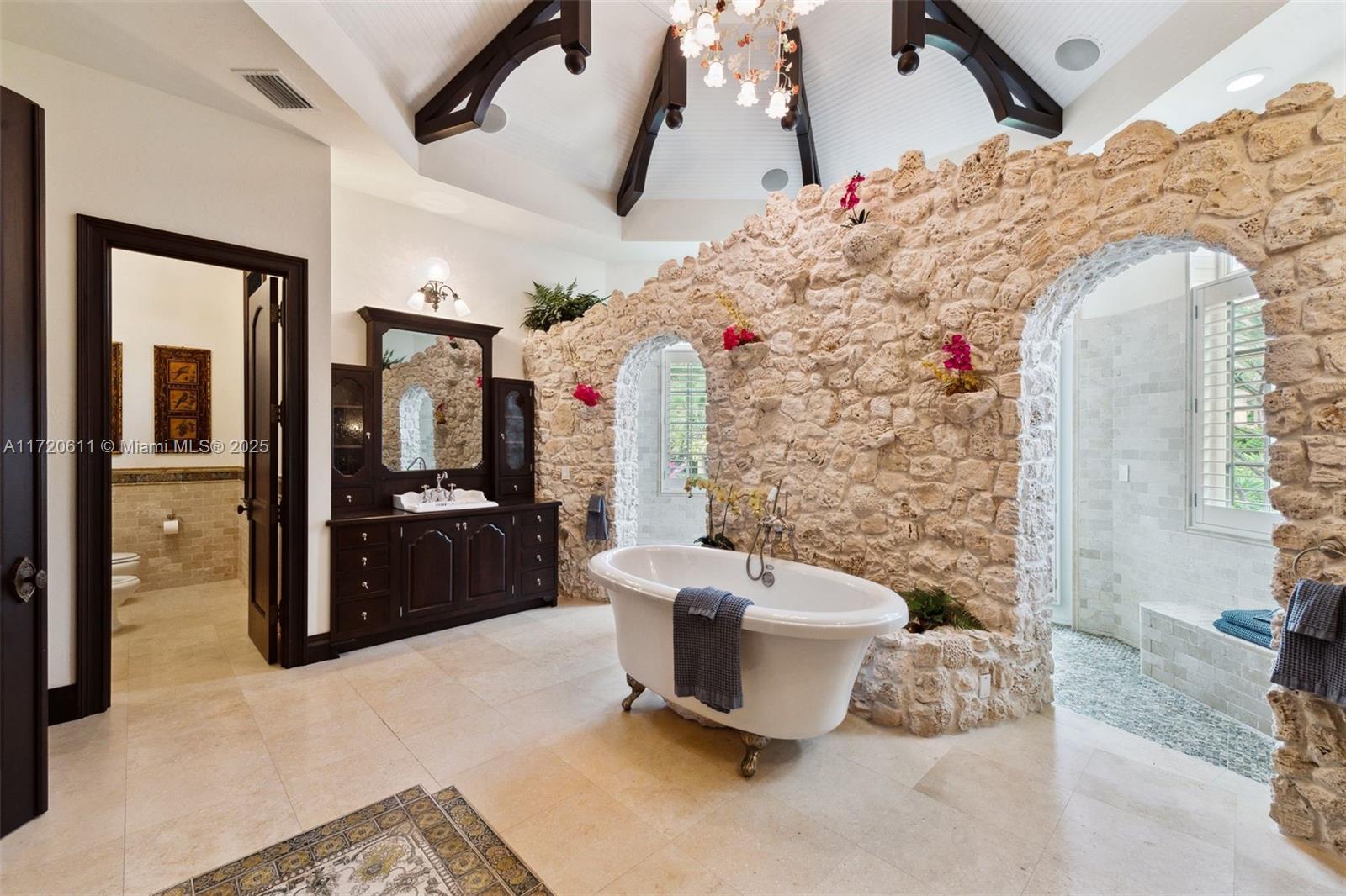 Marathon, Florida, 33050, United States, 5 Bedrooms Bedrooms, ,9 BathroomsBathrooms,Residential,For Sale,1933617