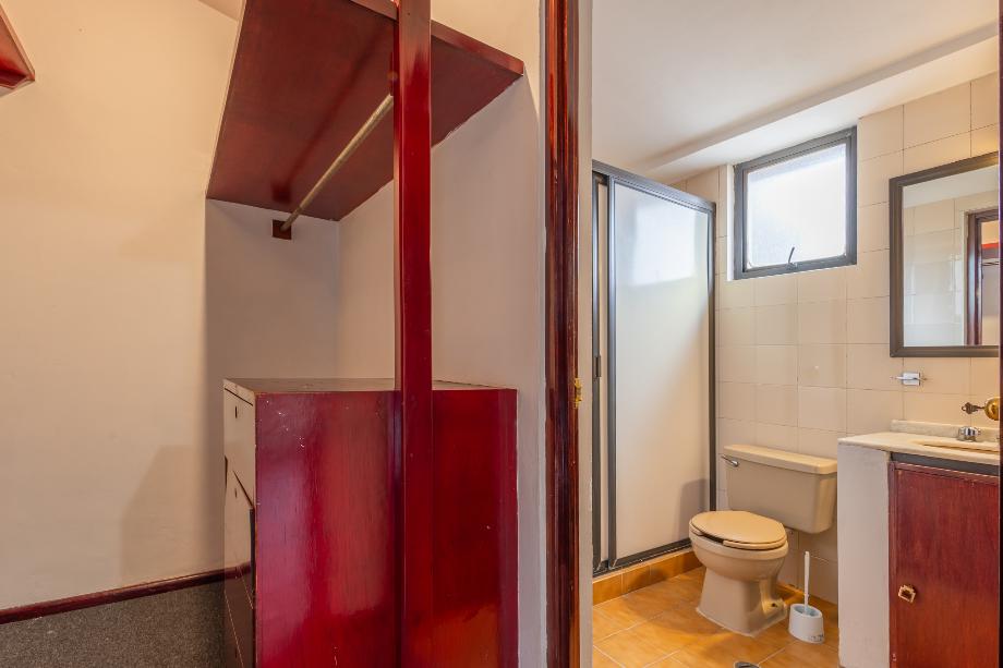 Álvaro Obregón, Ciudad de México, 01700, Mexico, 4 Bedrooms Bedrooms, ,3 BathroomsBathrooms,Residential,For Sale,1729158