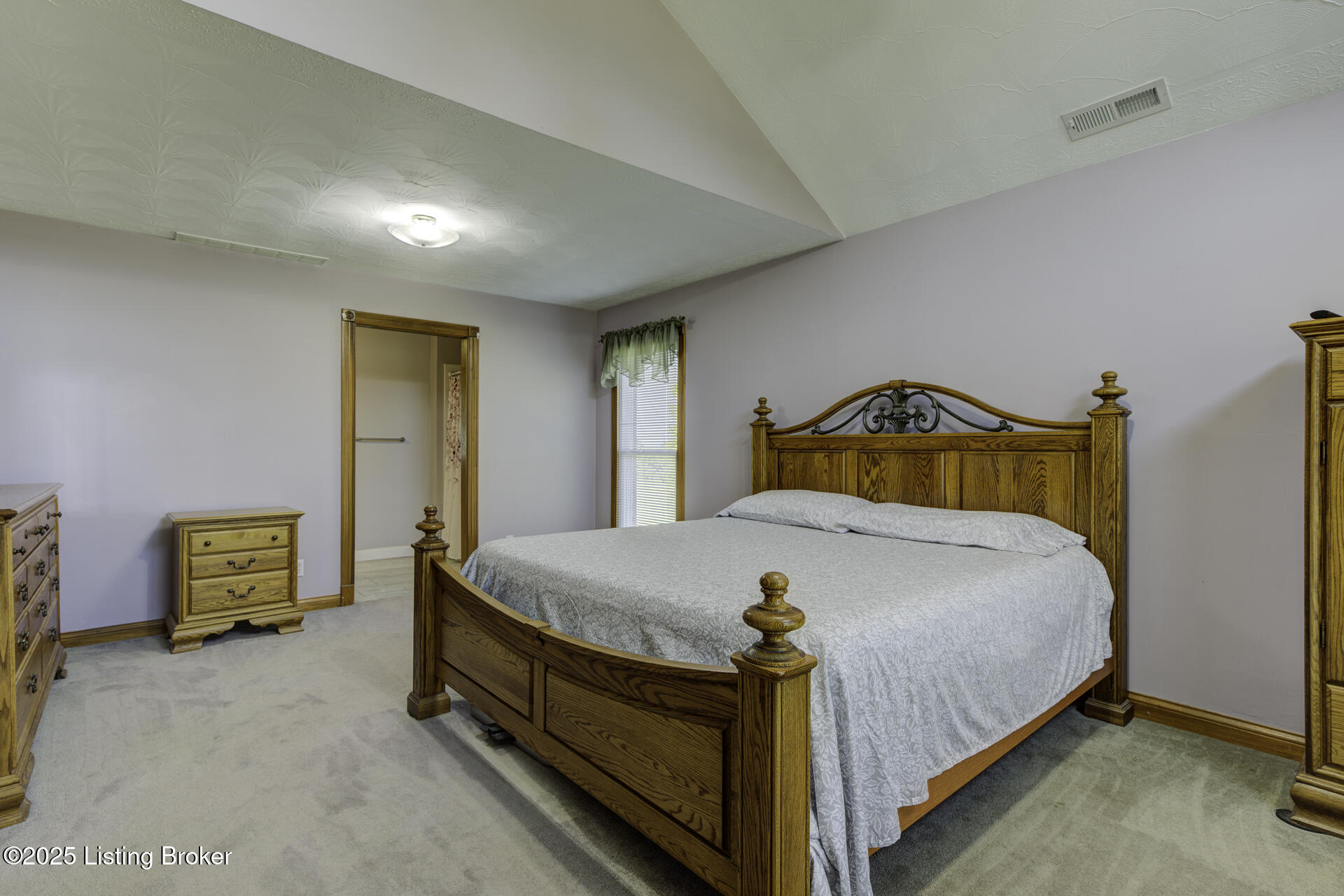 Bloomfield, Kentucky, 40008, United States, 3 Bedrooms Bedrooms, ,3 BathroomsBathrooms,Residential,For Sale,2000551