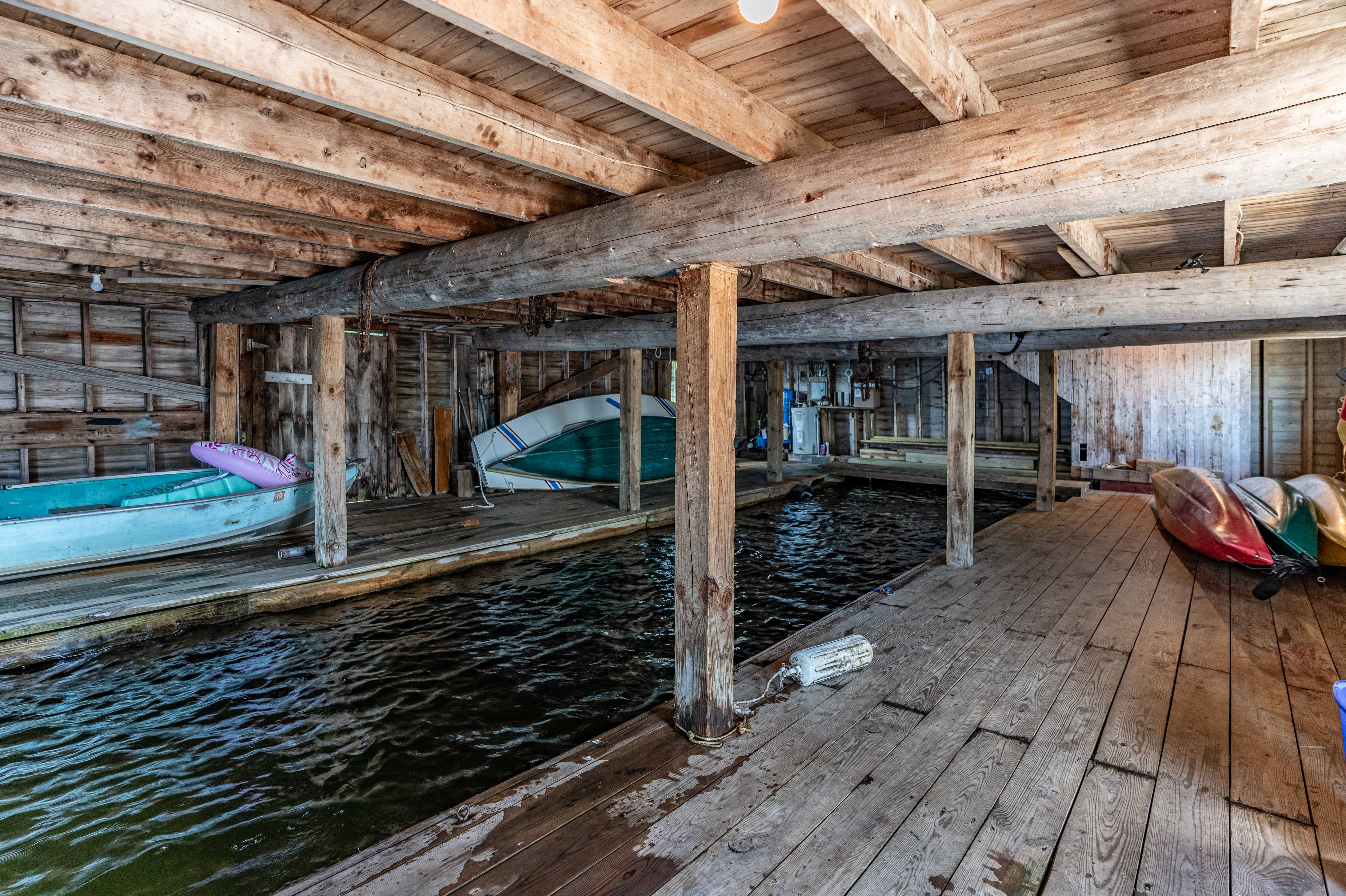  Historic Ramblers Lodge on Fourth Lake - 物件實景