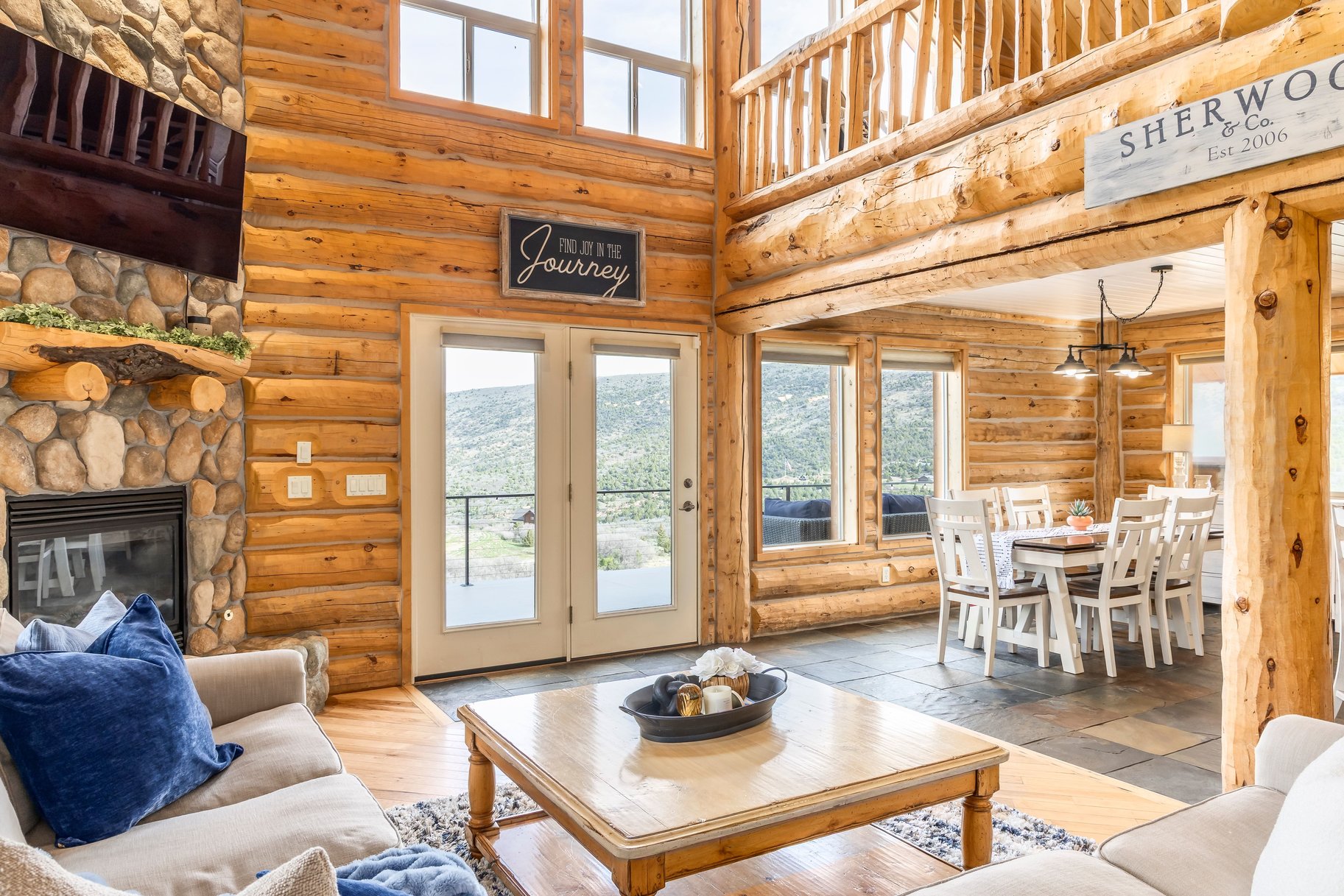  Modernized Timberlakes Cabin Home - 物件實景