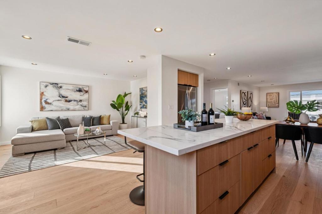 San Francisco, California, 94116, United States, 4 Bedrooms Bedrooms, ,4 BathroomsBathrooms,Residential,For Sale,2014062