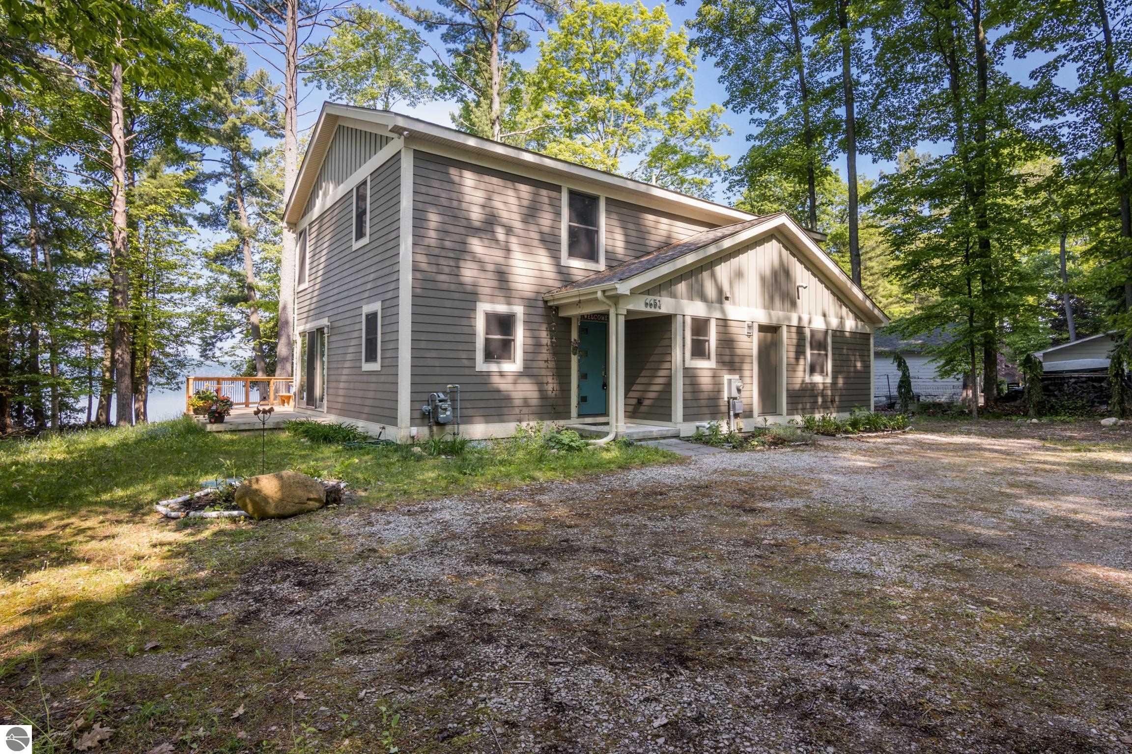 Alden, Michigan, 69612, United States, 4 Bedrooms Bedrooms, ,4 BathroomsBathrooms,Residential,For Sale,1849934