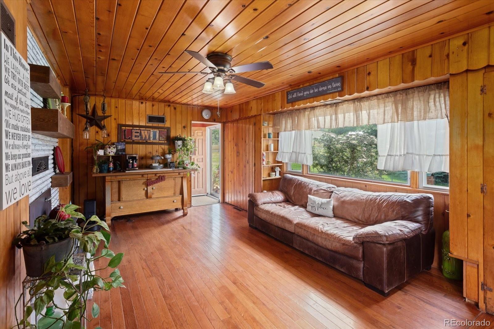 Howard, Colorado, 81233, United States, 4 Bedrooms Bedrooms, ,1 BathroomBathrooms,Residential,For Sale,1900759