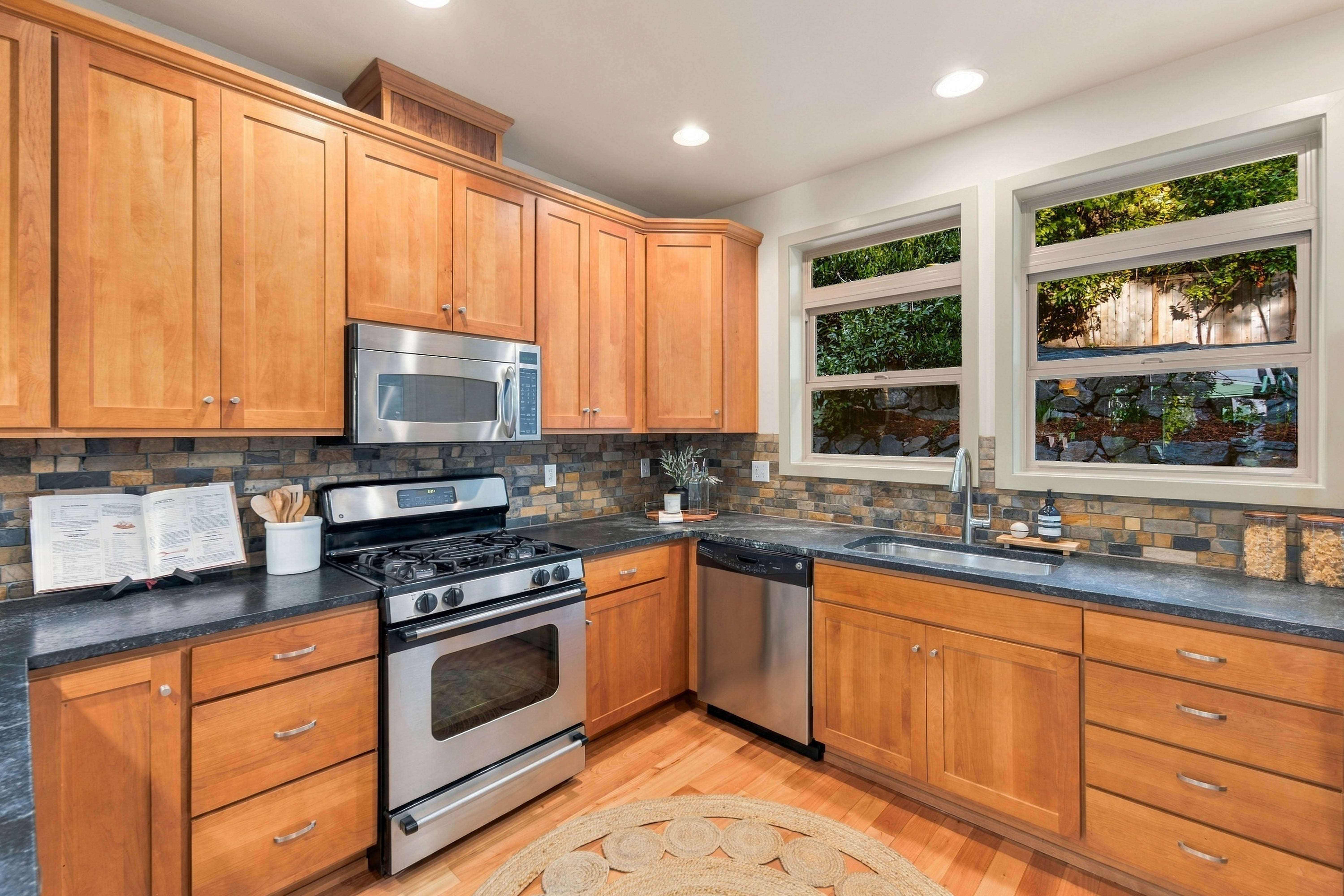  2320 12th Ave s, Seattle, WA 98144 - 物件實景