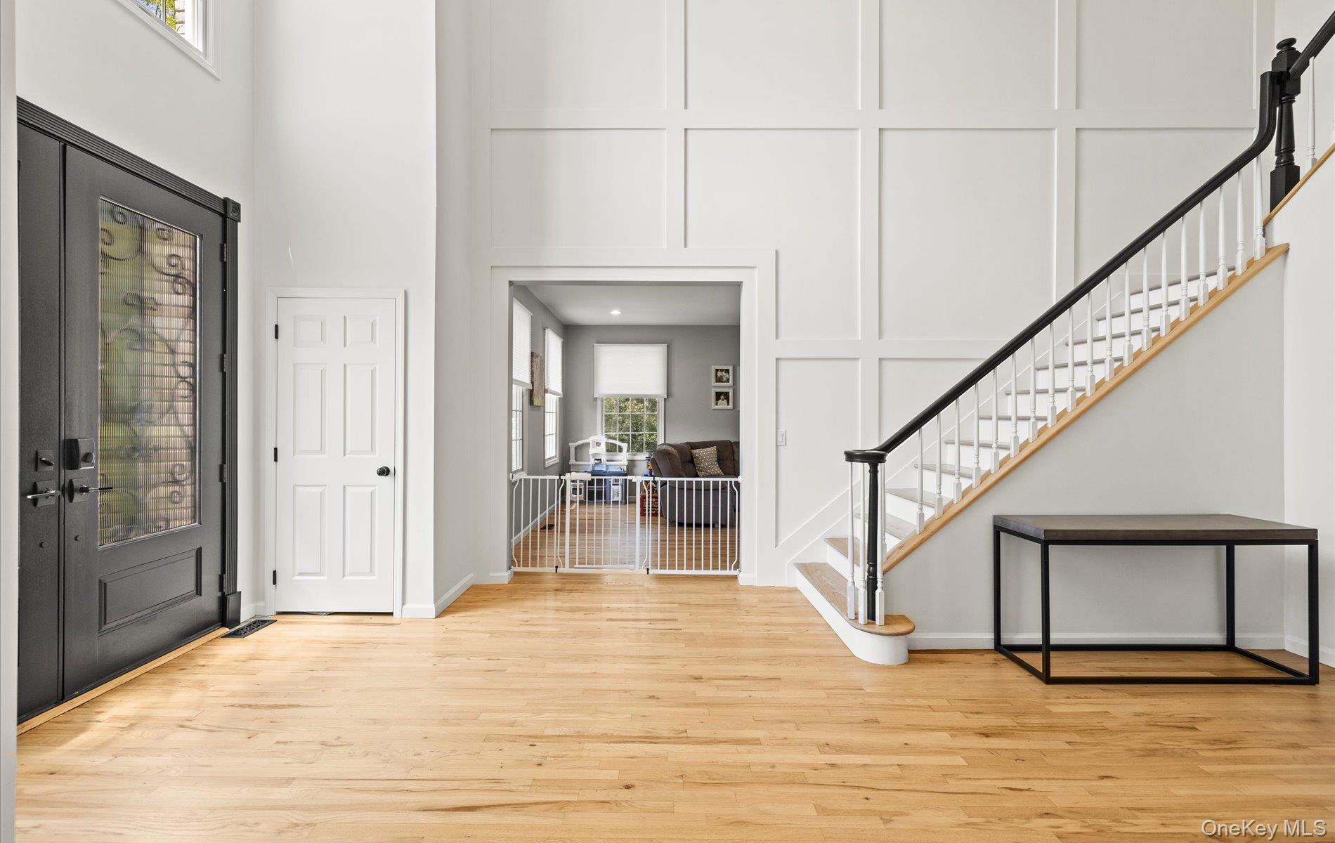 Huntington, New York, 11743, United States, 6 Bedrooms Bedrooms, ,4 BathroomsBathrooms,Residential,For Sale,1827761