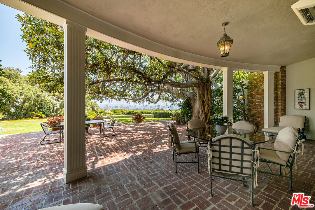 Los Angeles, California, 90077, United States, 7 Bedrooms Bedrooms, ,6 BathroomsBathrooms,Residential,For Sale,1819954