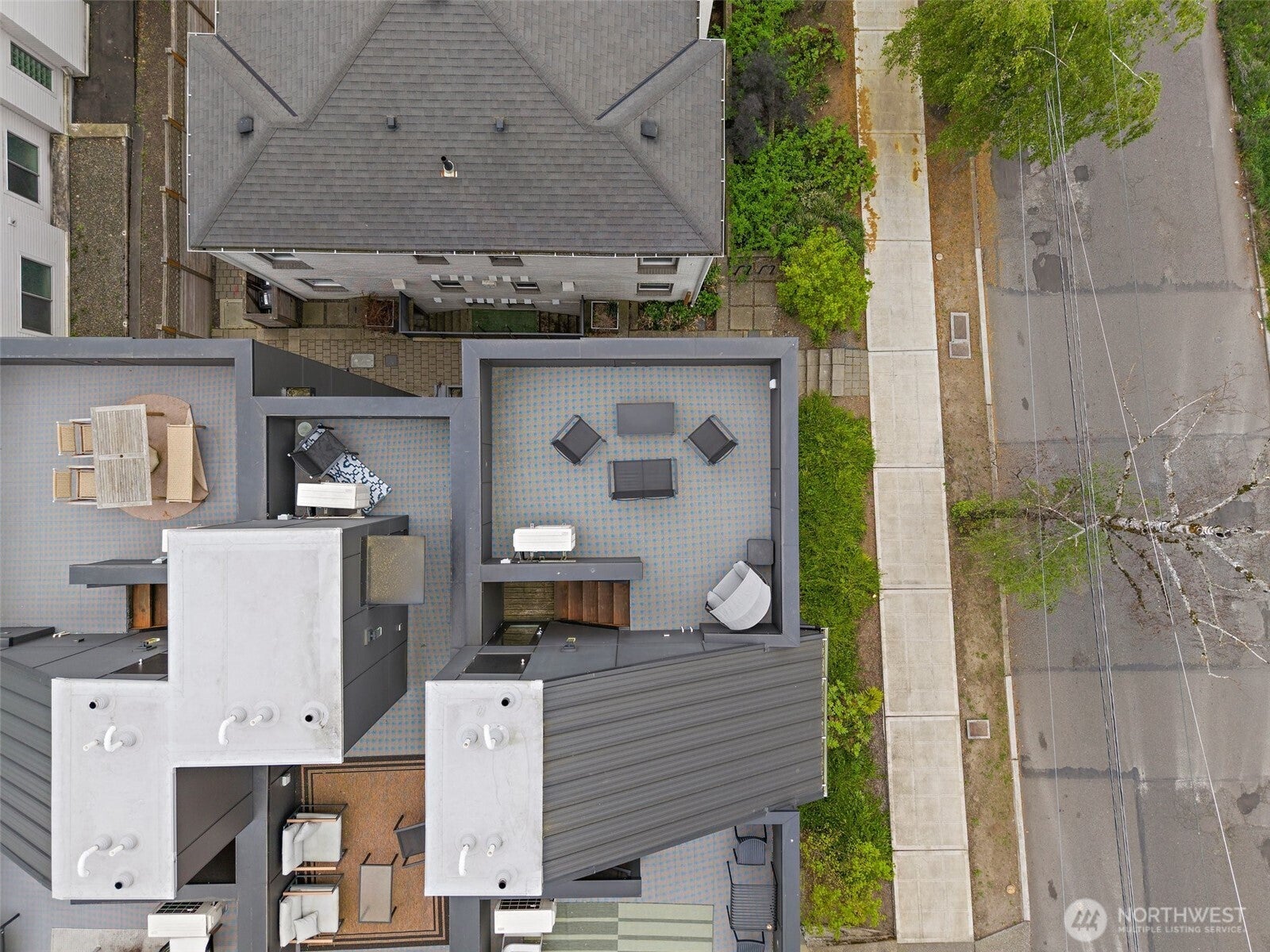 Seattle, Washington, 98102, United States, 2 Bedrooms Bedrooms, ,1 BathroomBathrooms,Residential,For Sale,1980377