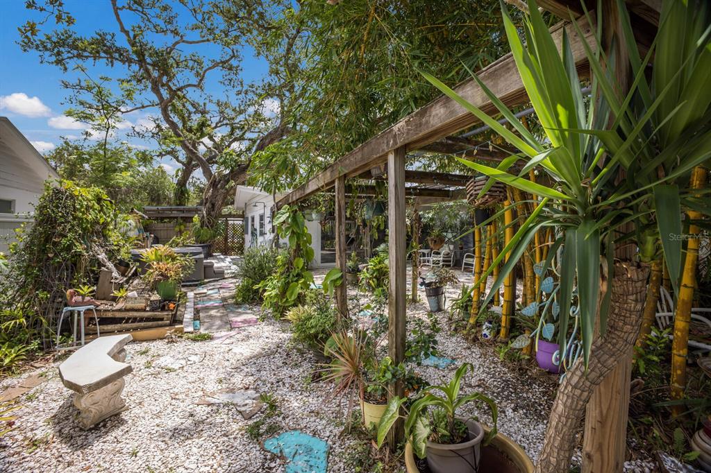 Sarasota, Florida, 34234, United States, 3 Bedrooms Bedrooms, ,2 BathroomsBathrooms,Residential,For Sale,1805099