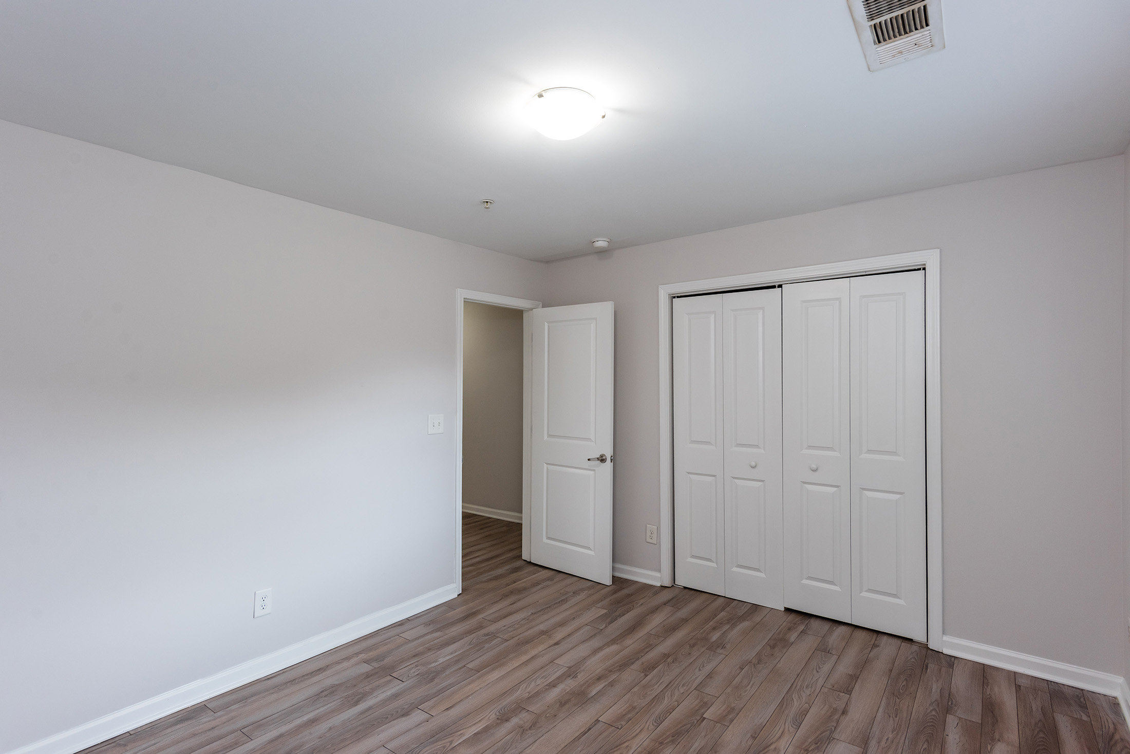  Fully Renovated Townhome with No HOA - 物件實景