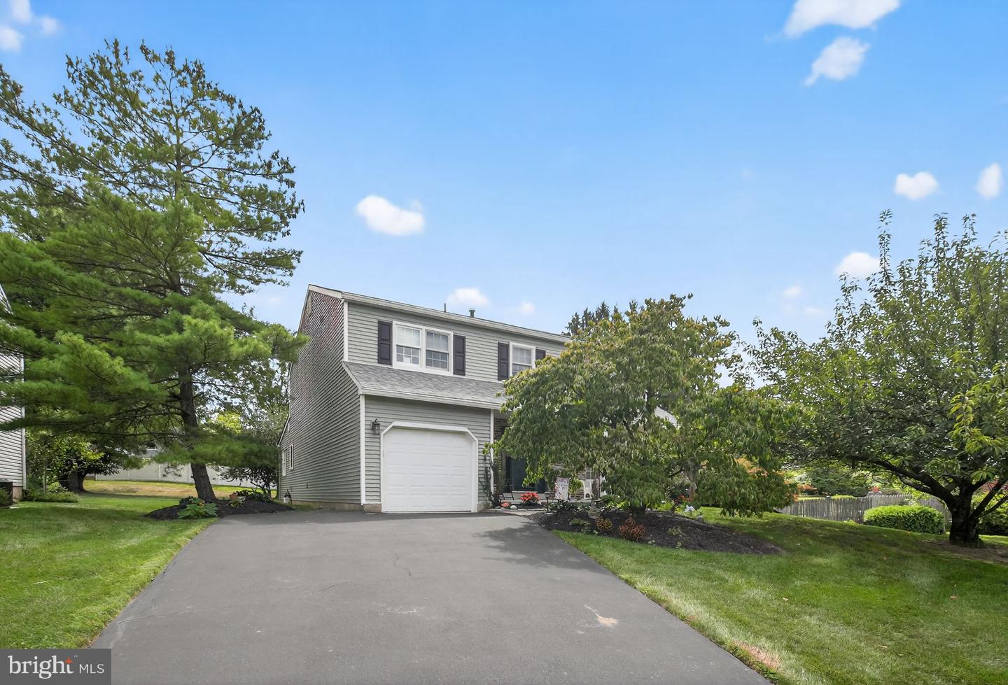 Oreland, Pennsylvania, 19075, United States, 4 Bedrooms Bedrooms, ,3 BathroomsBathrooms,Residential,For Sale,1939666