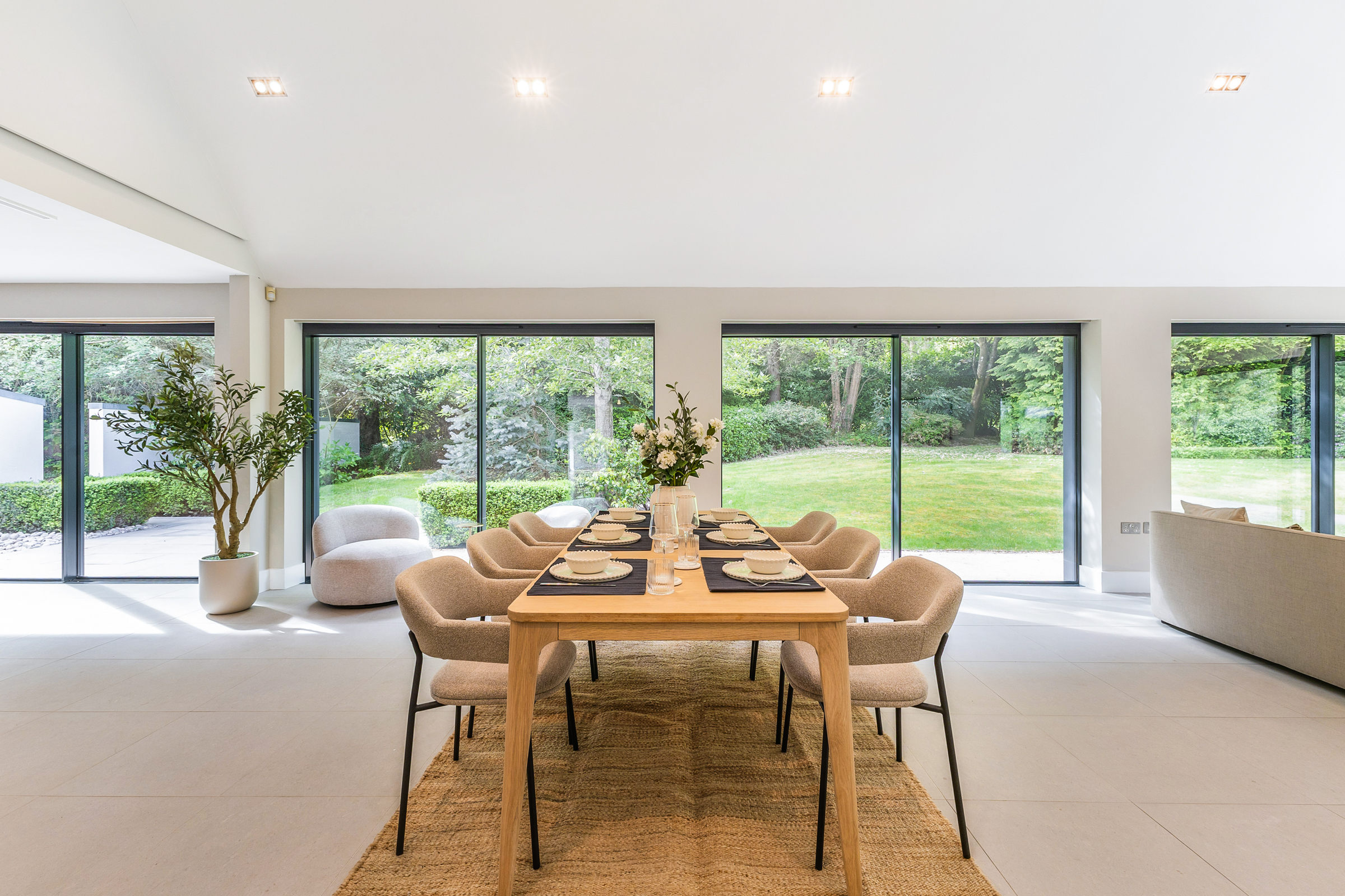  A Contemporary Five-Bedroom House with direct access onto Wentworth golf course - 物件實景