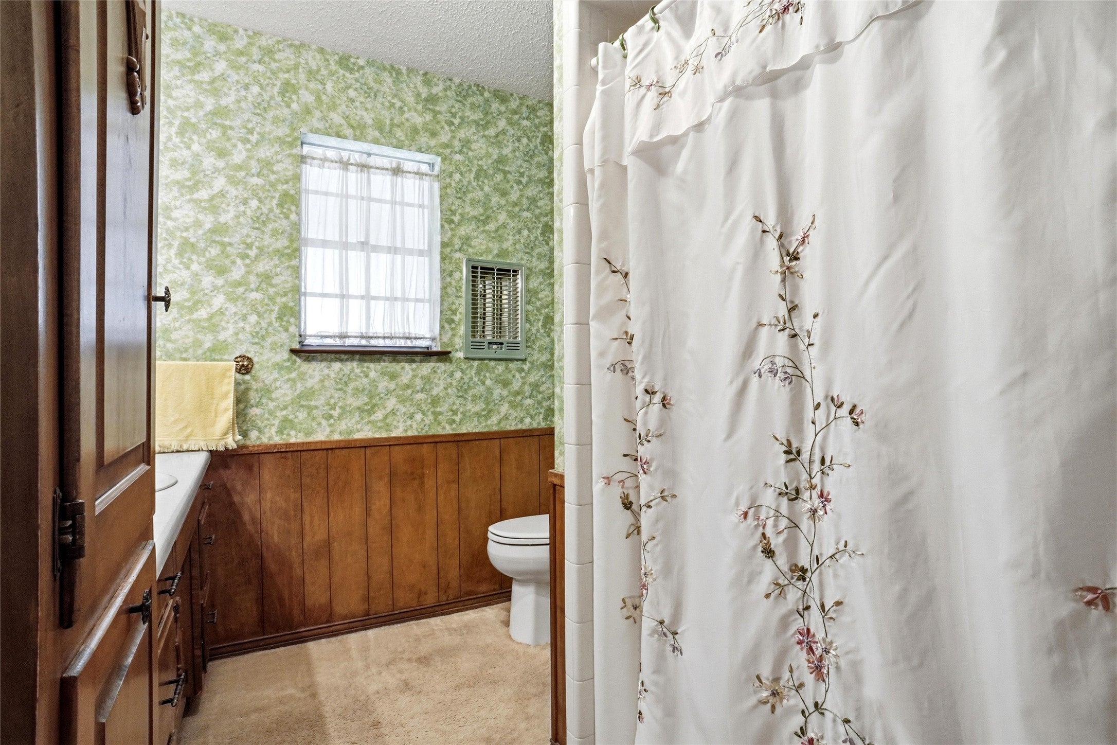Grapevine, Texas, 76051, United States, 3 Bedrooms Bedrooms, ,2 BathroomsBathrooms,Residential,For Sale,2048071