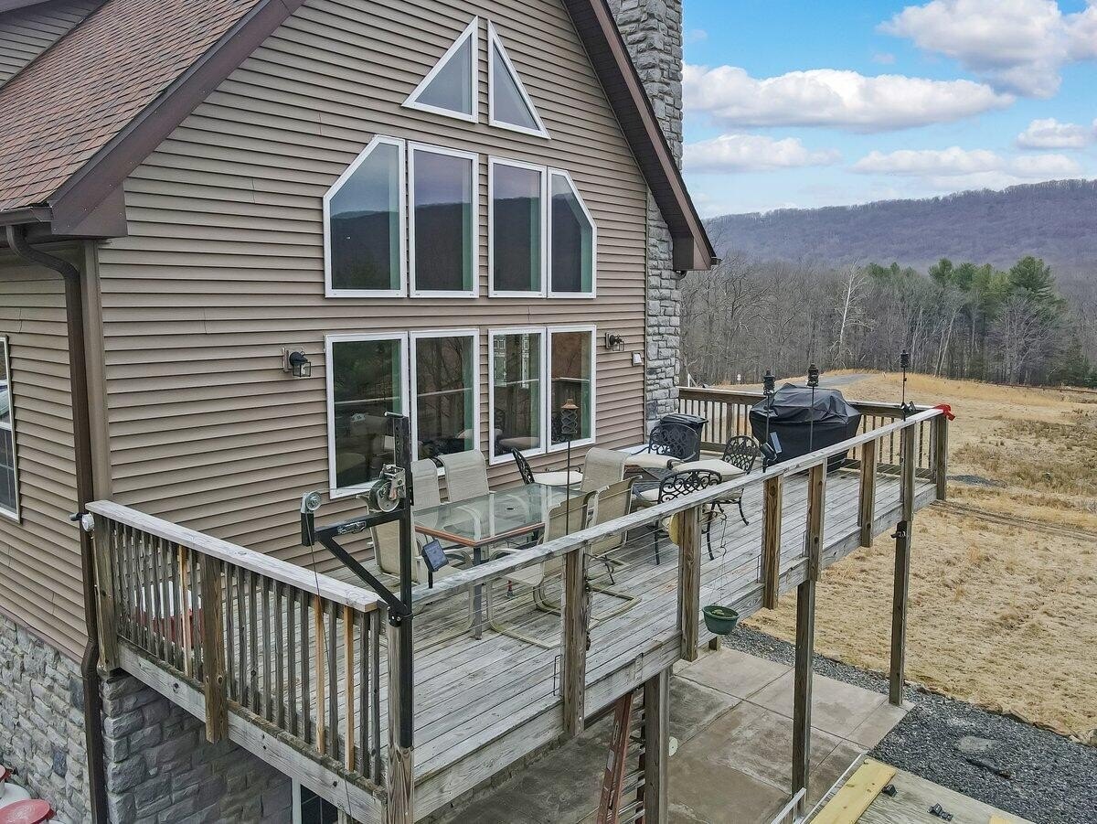 Hazleton, Pennsylvania, 18202, United States, 4 Bedrooms Bedrooms, ,3 BathroomsBathrooms,Residential,For Sale,1754491