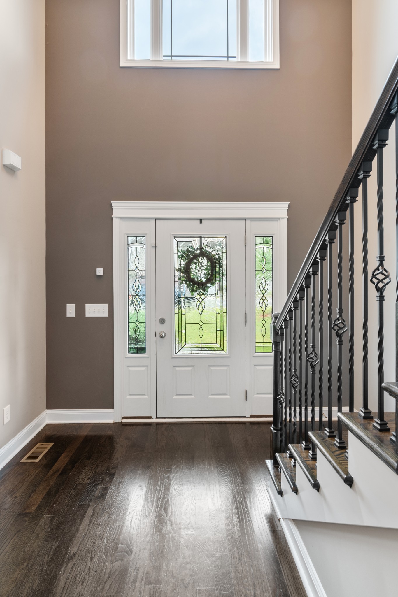 Clarksville, Tennessee, 37043, United States, 5 Bedrooms Bedrooms, ,4 BathroomsBathrooms,Residential,For Sale,1975936