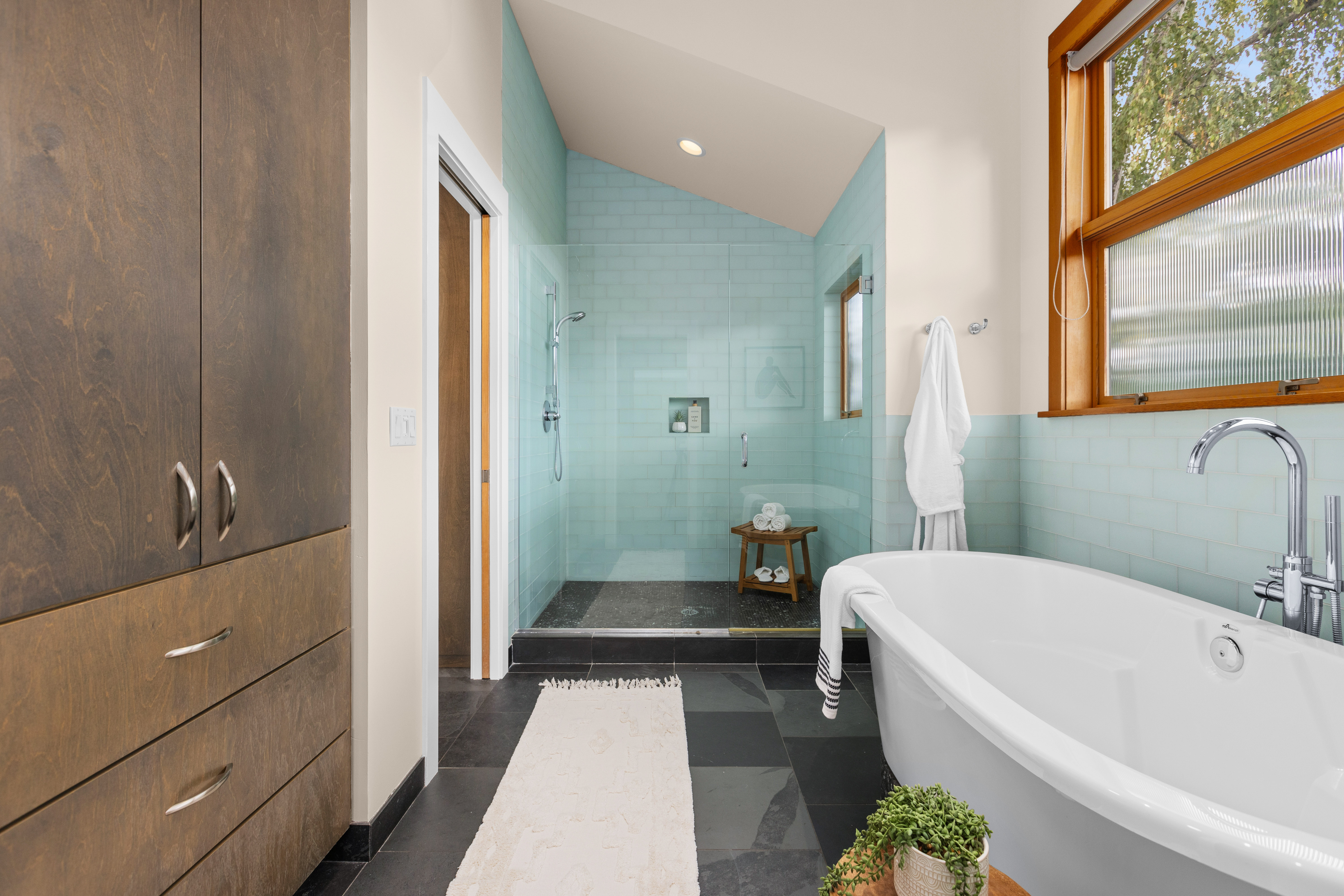  2223 39th Ave E, Seattle, WA 98112 - 物件實景