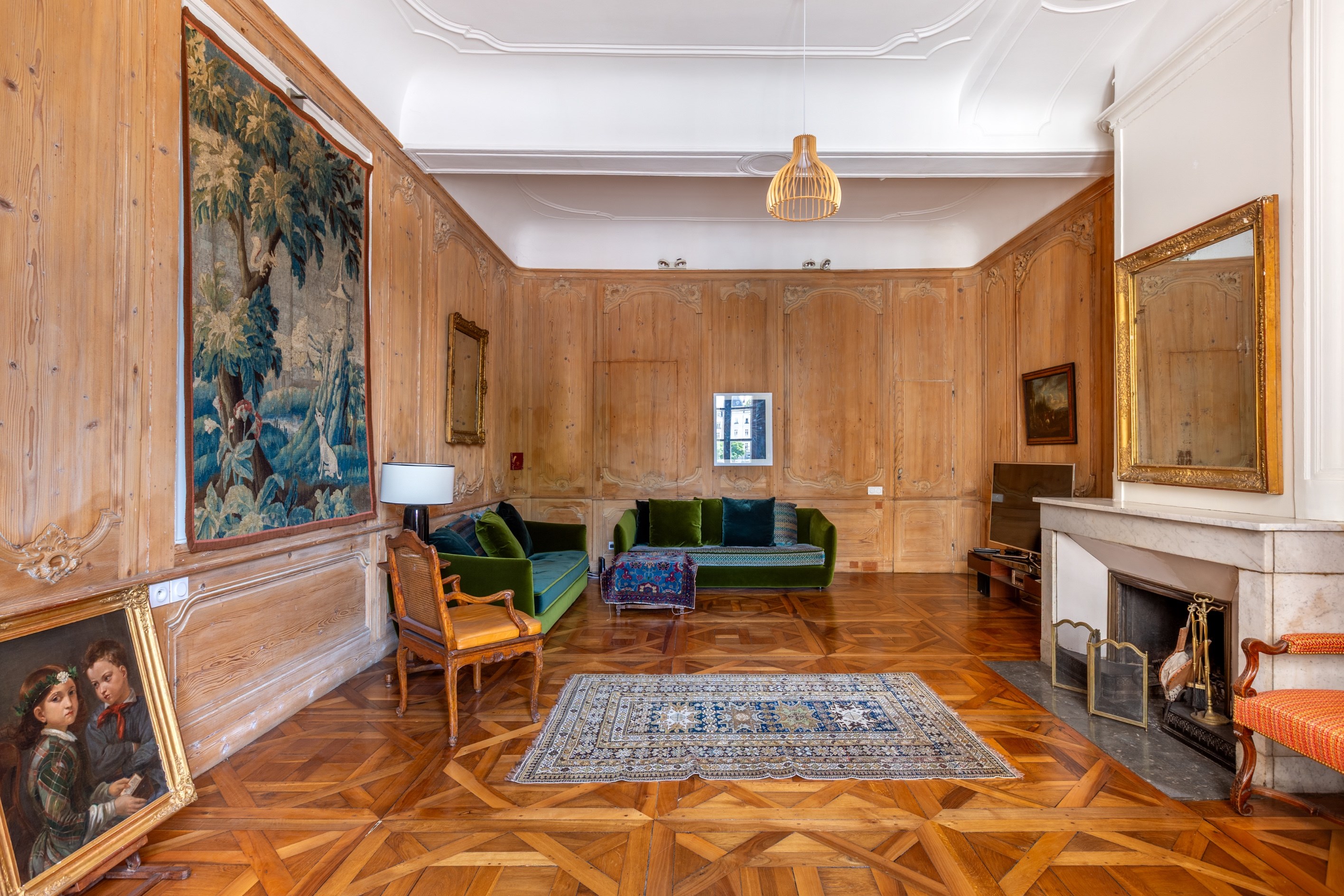  Character Apartment – Elegance, Generous Volumes & Exceptional Features - 物件實景