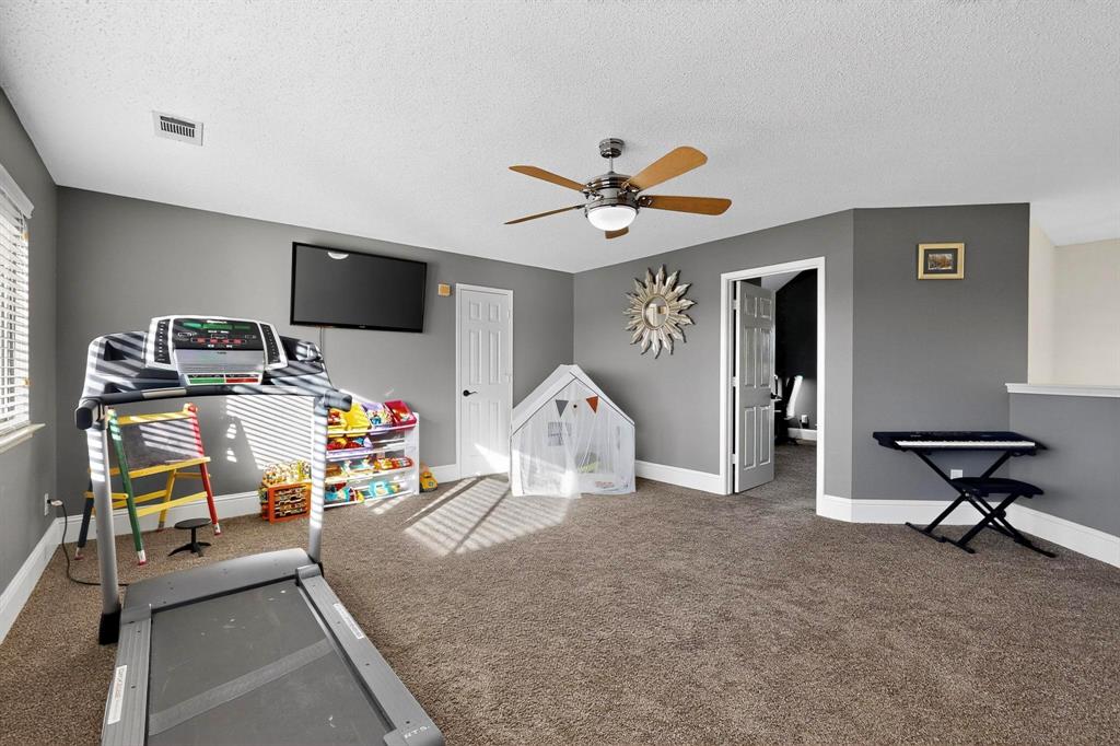 Talty, Texas, 75160, United States, 4 Bedrooms Bedrooms, ,3 BathroomsBathrooms,Residential,For Sale,1981914