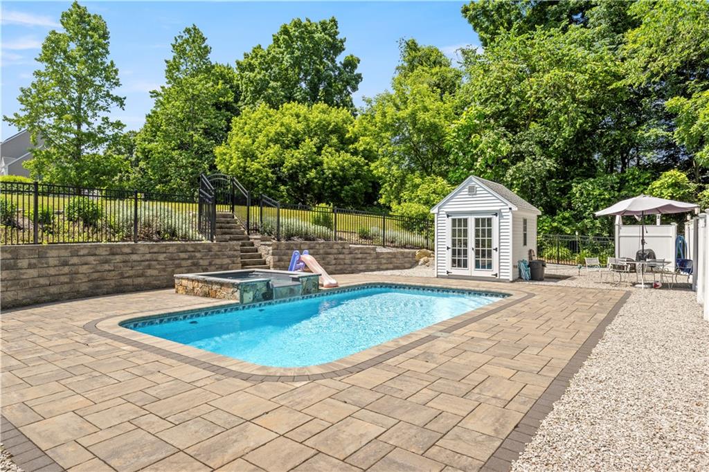 Bellingham, Massachusetts, 02019, United States, 3 Bedrooms Bedrooms, ,3 BathroomsBathrooms,Residential,For Sale,1978290