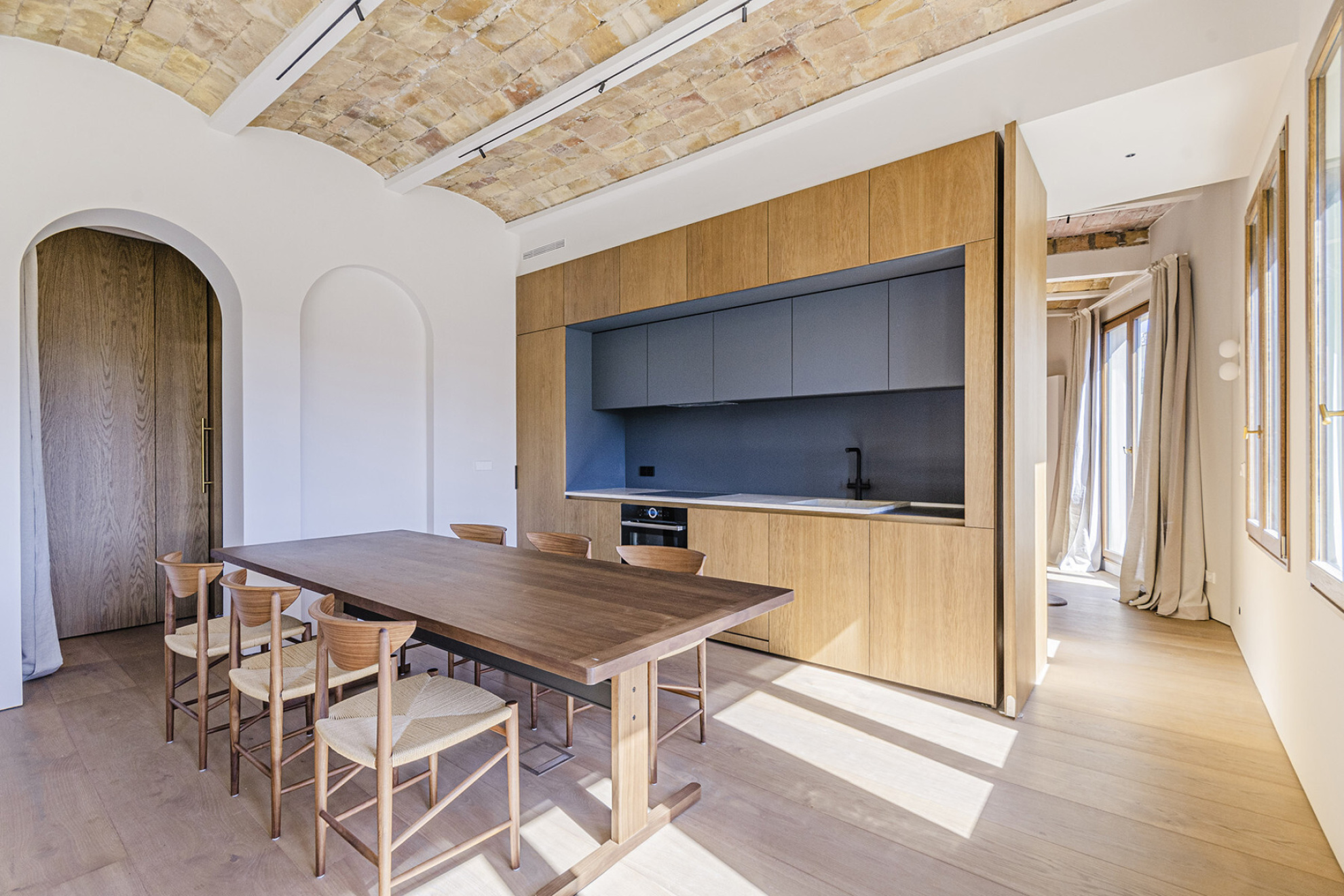  Stunning renovated property with panoramic views and abundant natural light - 物件實景