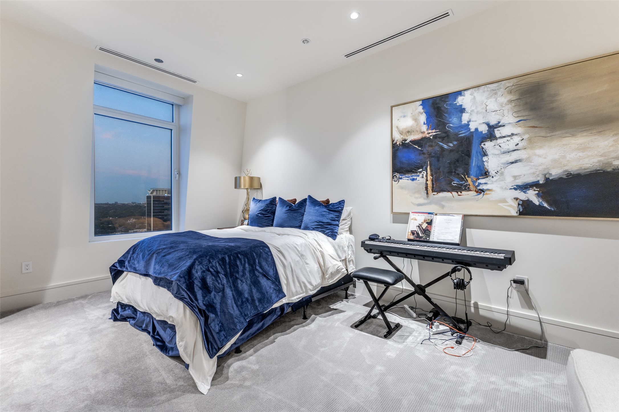 Dallas, Texas, 75219, United States, 3 Bedrooms Bedrooms, ,4 BathroomsBathrooms,Residential,For Sale,1993502